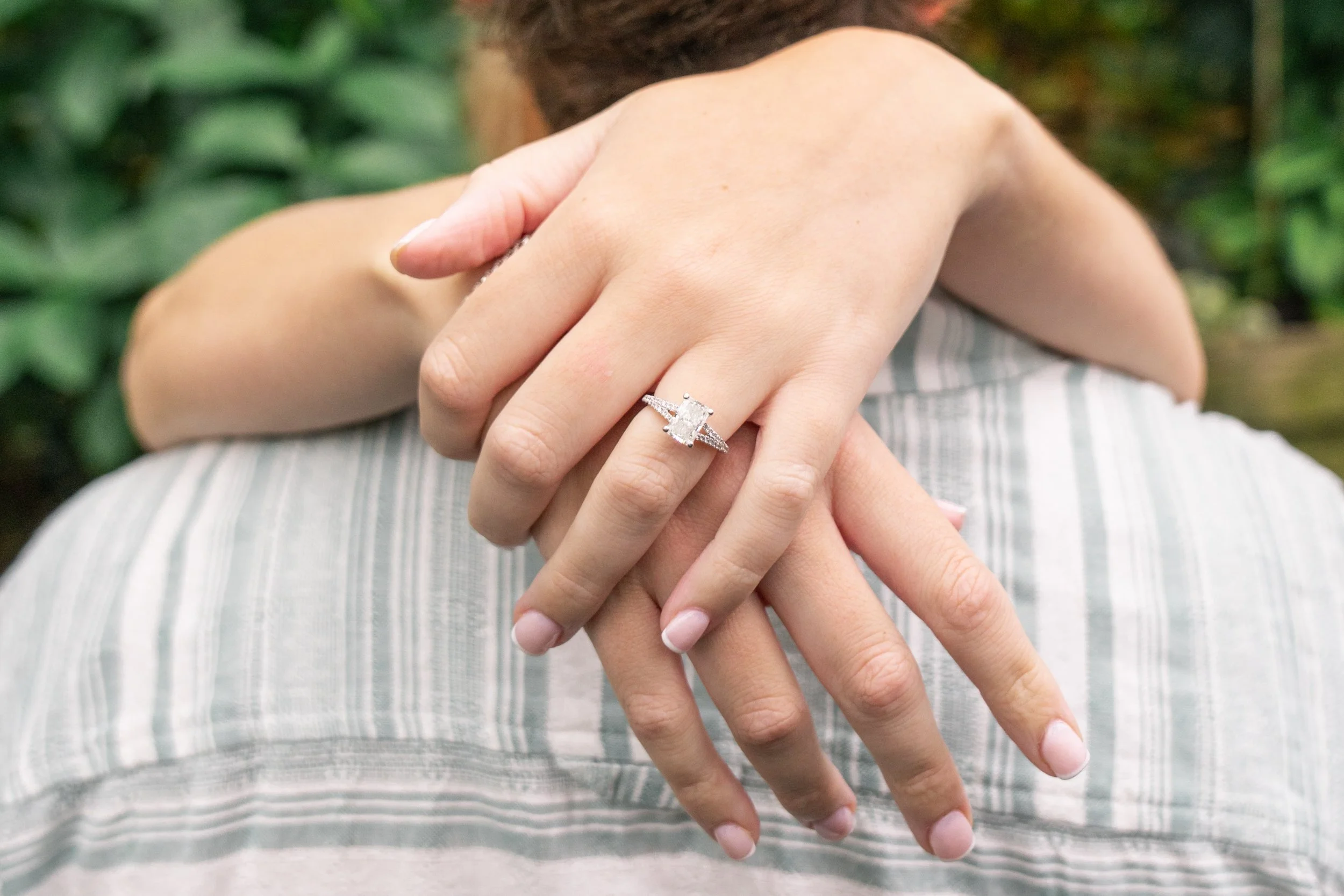 mitchell-park-domes-milwaukee-wisconsin-wedding-engagement-photographer-fine-art-photo-session-bridal-portraits-best-wedding-engaged-photography-032.jpg