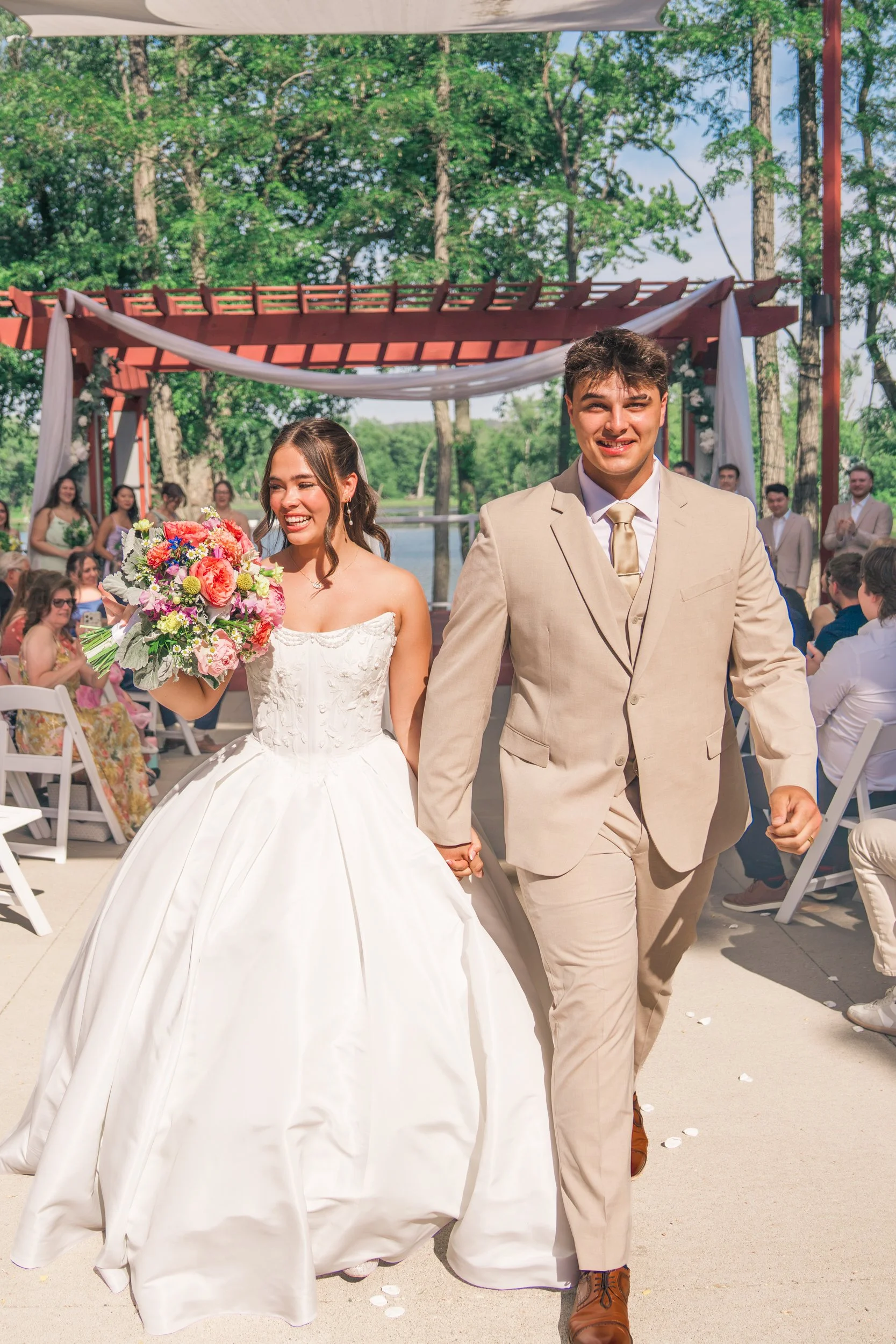 Celebrations-on-the-river-la-crosse-wisconsin-wedding-photography-midwest-wedding-portraits272.jpg