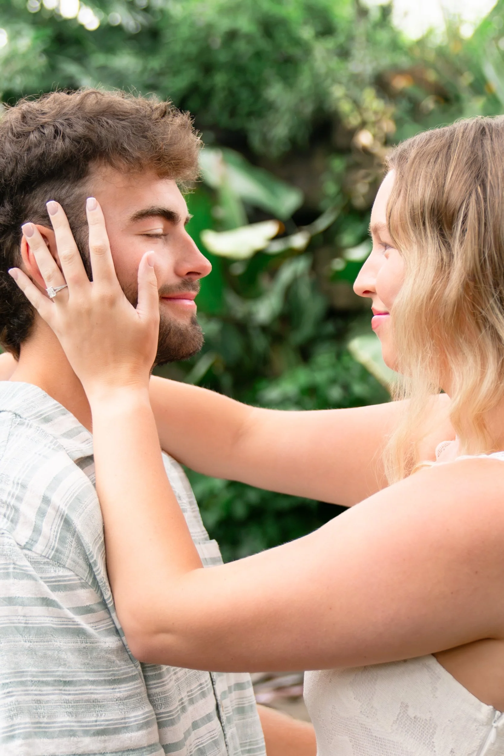mitchell-park-domes-milwaukee-wisconsin-wedding-engagement-photographer-fine-art-photo-session-bridal-portraits-best-wedding-engaged-photography-010.jpg