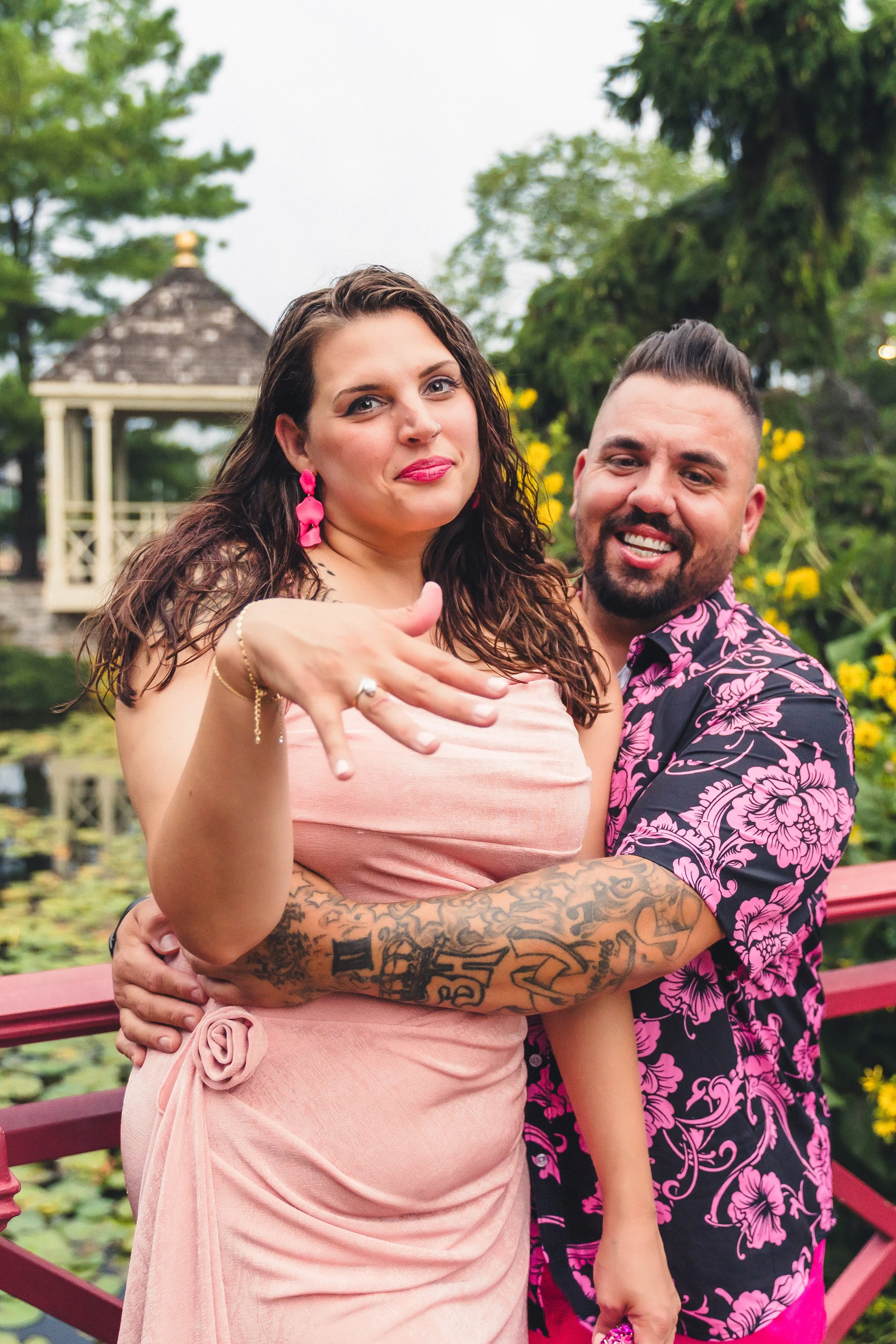 milwaukee_madison_wisconsin_surprise_proposal_photographer_allencintennialgardens_engagement_gazebo.jpg