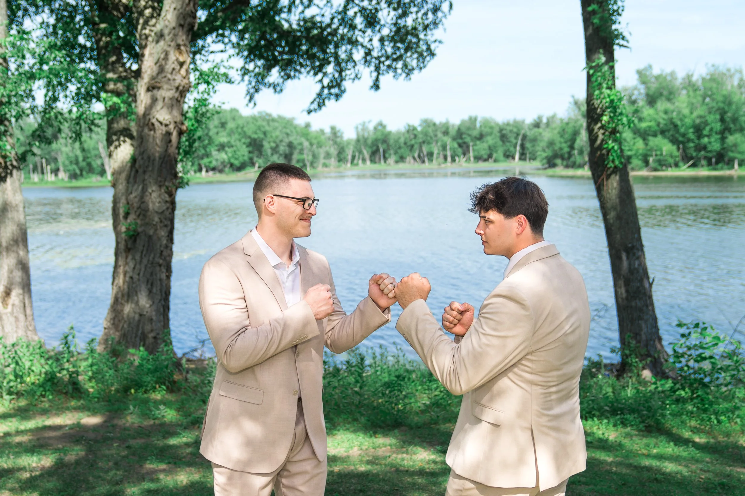 Celebrations-on-the-river-la-crosse-wisconsin-wedding-photography-midwest-wedding-portraits151.jpg