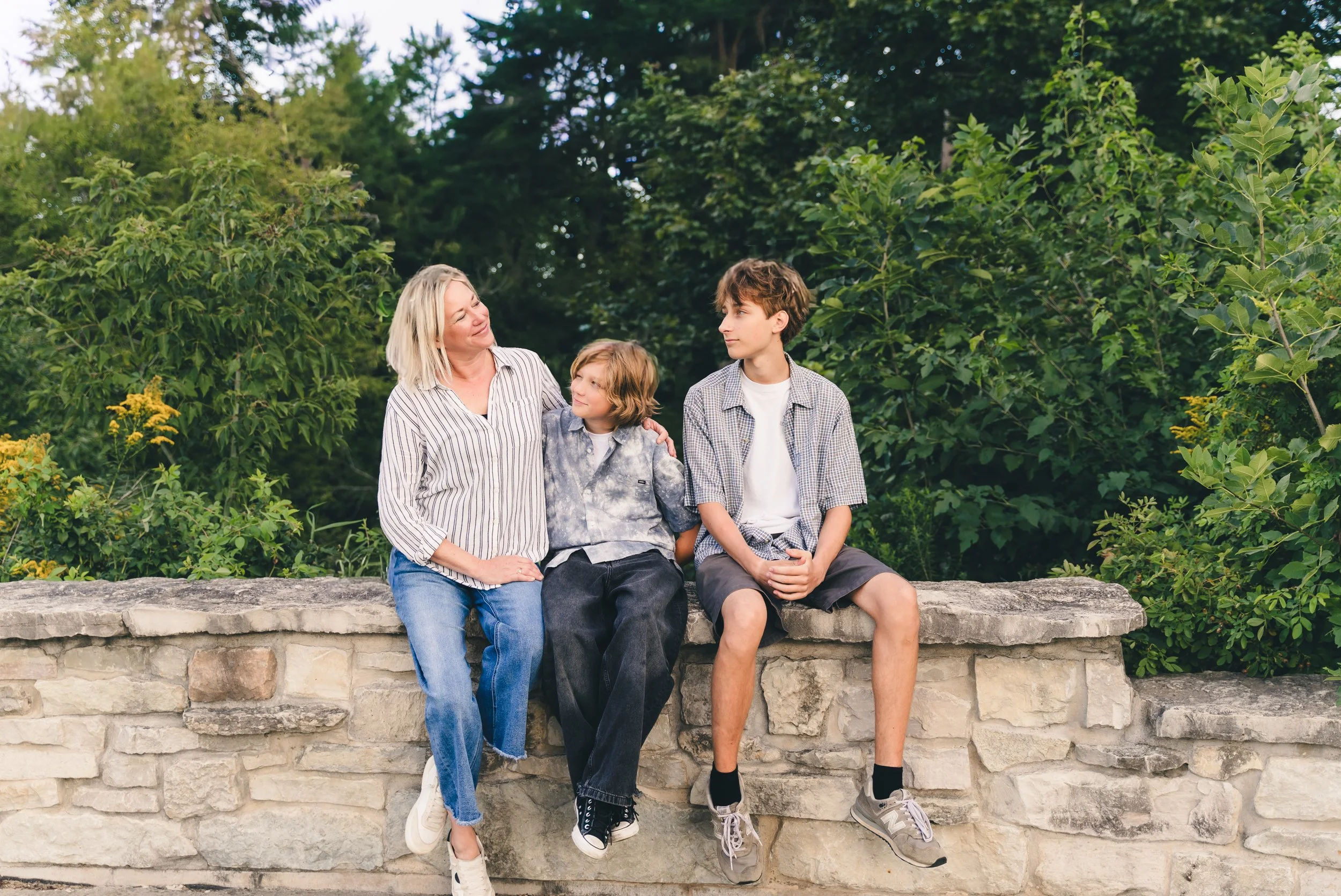 milwauke-wisconsin-family-portait-photography-session-family-photographer-black-cat-alley-shorewood-whitefishbay-lake-park-lake-michigan-family-photographer-121.jpg