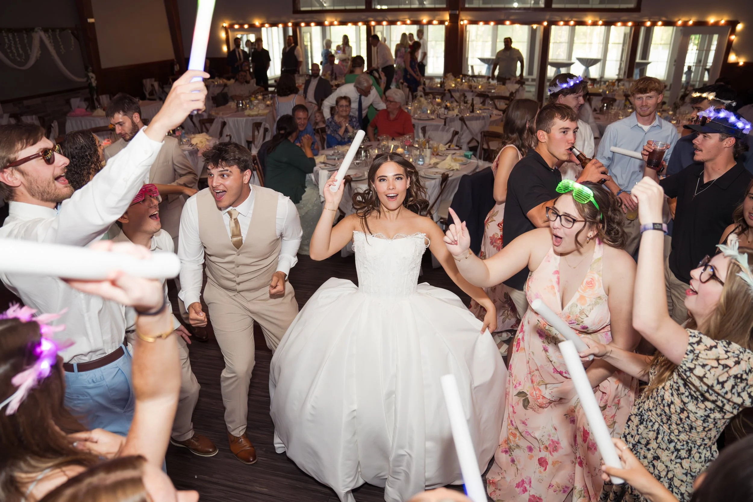 Celebrations-on-the-river-la-crosse-wisconsin-wedding-photography-midwest-wedding-portraits560.jpg