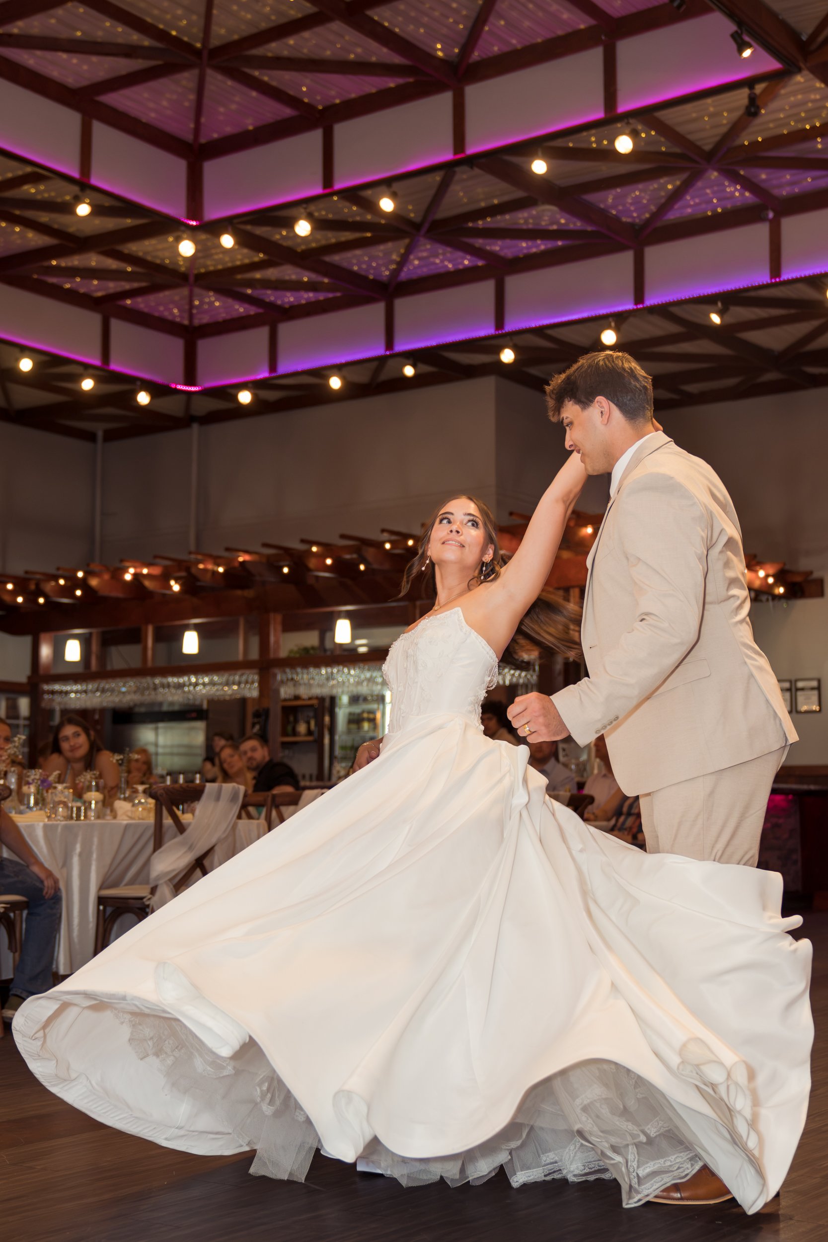 Celebrations-on-the-river-la-crosse-wisconsin-wedding-photography-midwest-wedding-portraits511.jpg