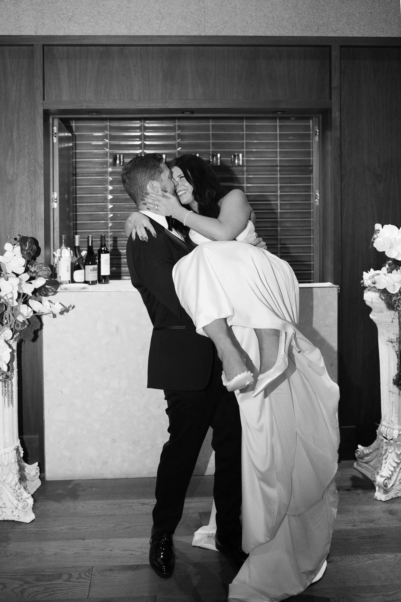 milwaukee-wisconsin-madison-hartland-courthouse-elopement-photographer-73.jpg