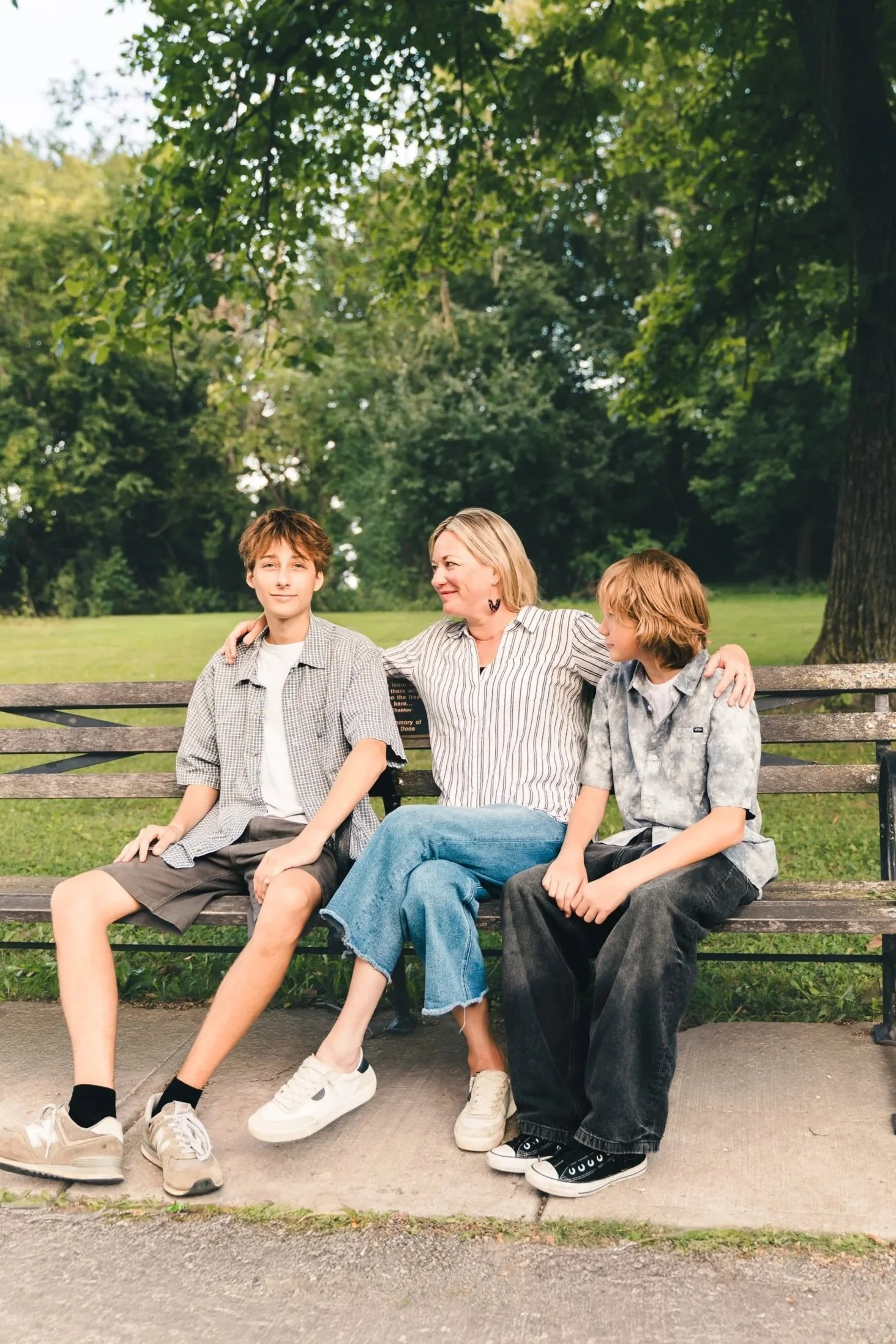 milwauke-wisconsin-family-portait-photography-session-family-photographer-black-cat-alley-shorewood-whitefishbay-lake-park-lake-michigan-family-photographer-53.jpg