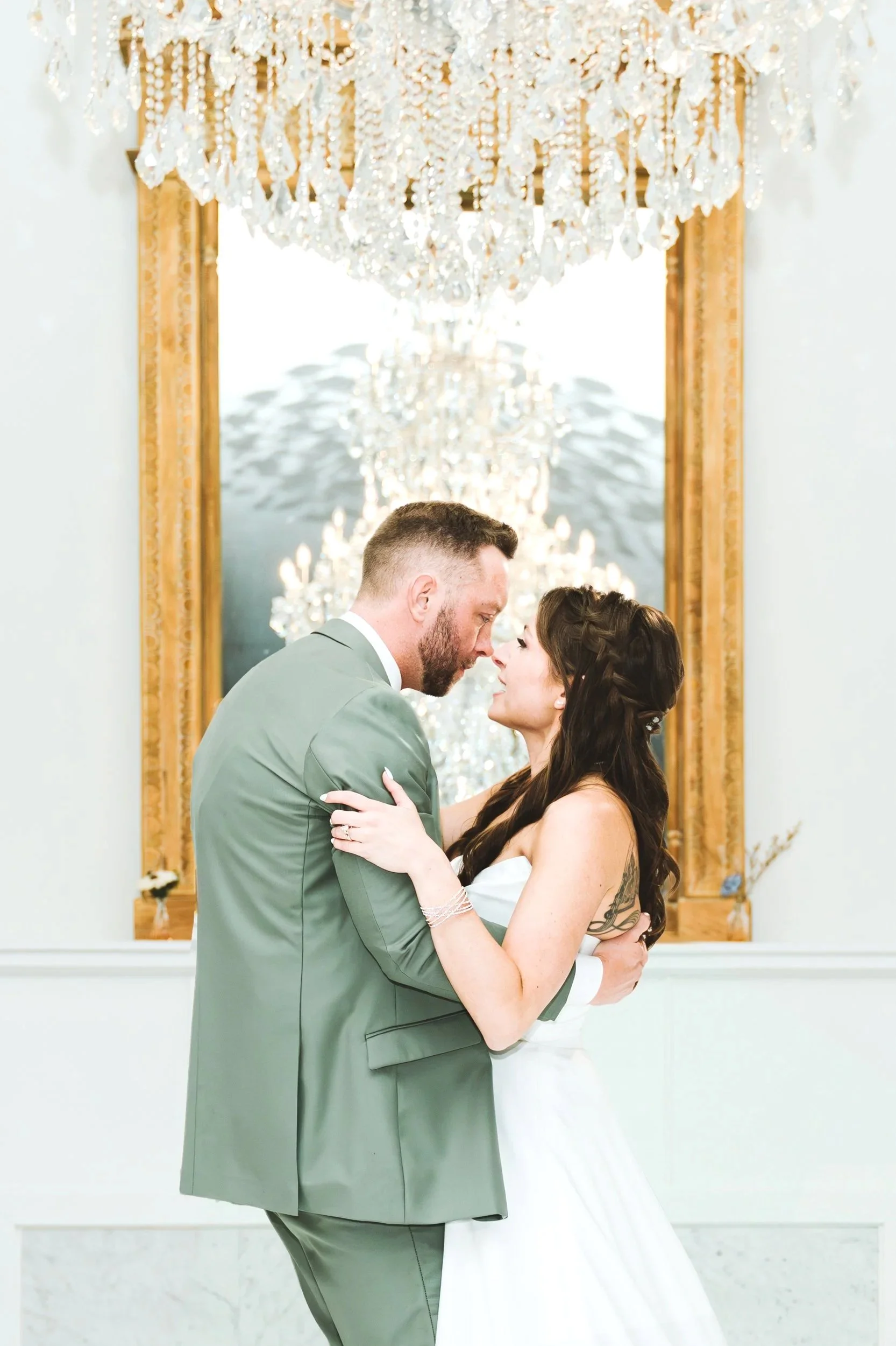 milwauke-wisconsin-portrait-photography-bridal-portraits-wisconsin-wedding-venue-fine-art-photography-2.jpg
