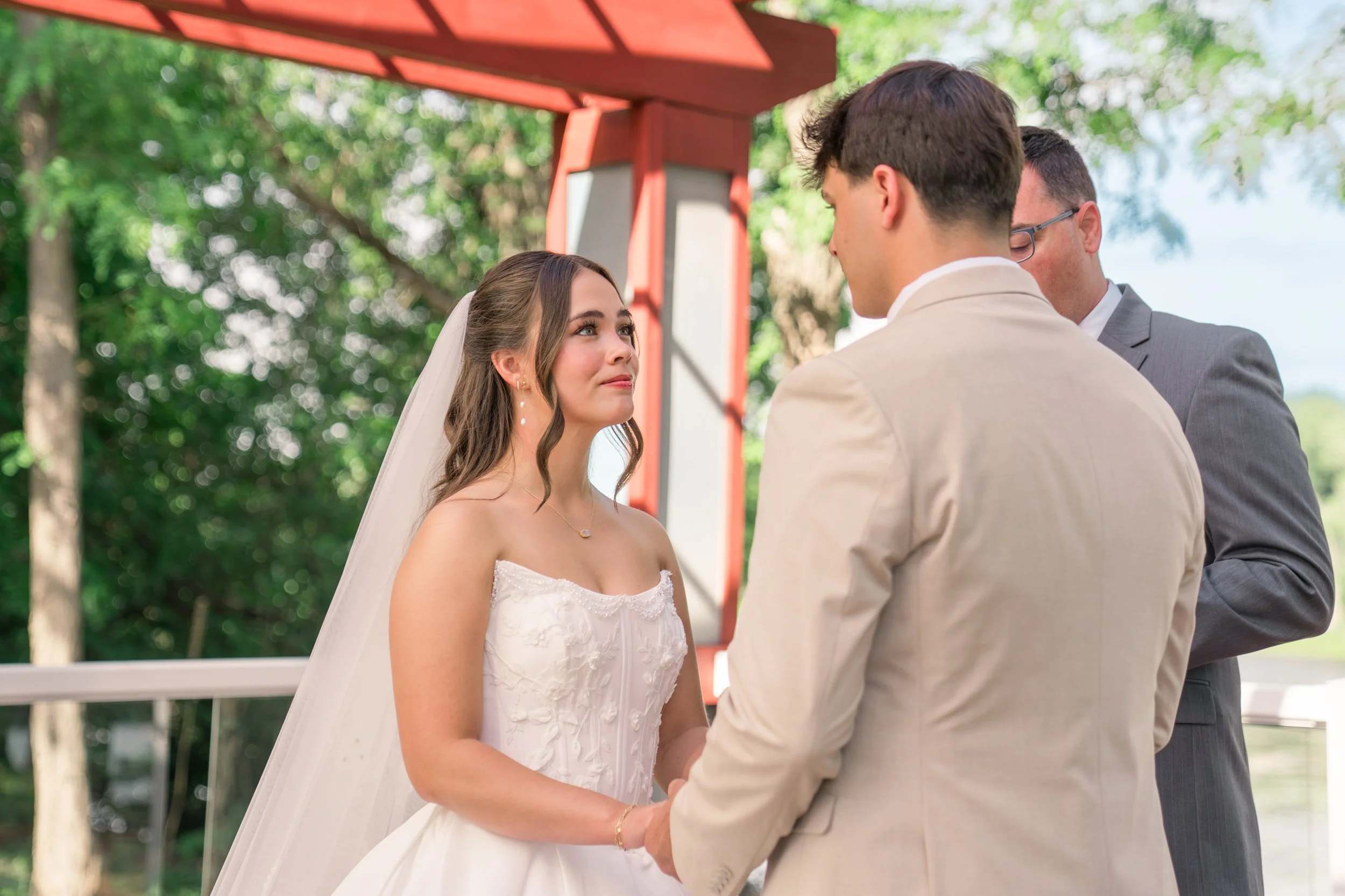 Celebrations-on-the-river-la-crosse-wisconsin-wedding-photography-midwest-wedding-portraits243.jpg