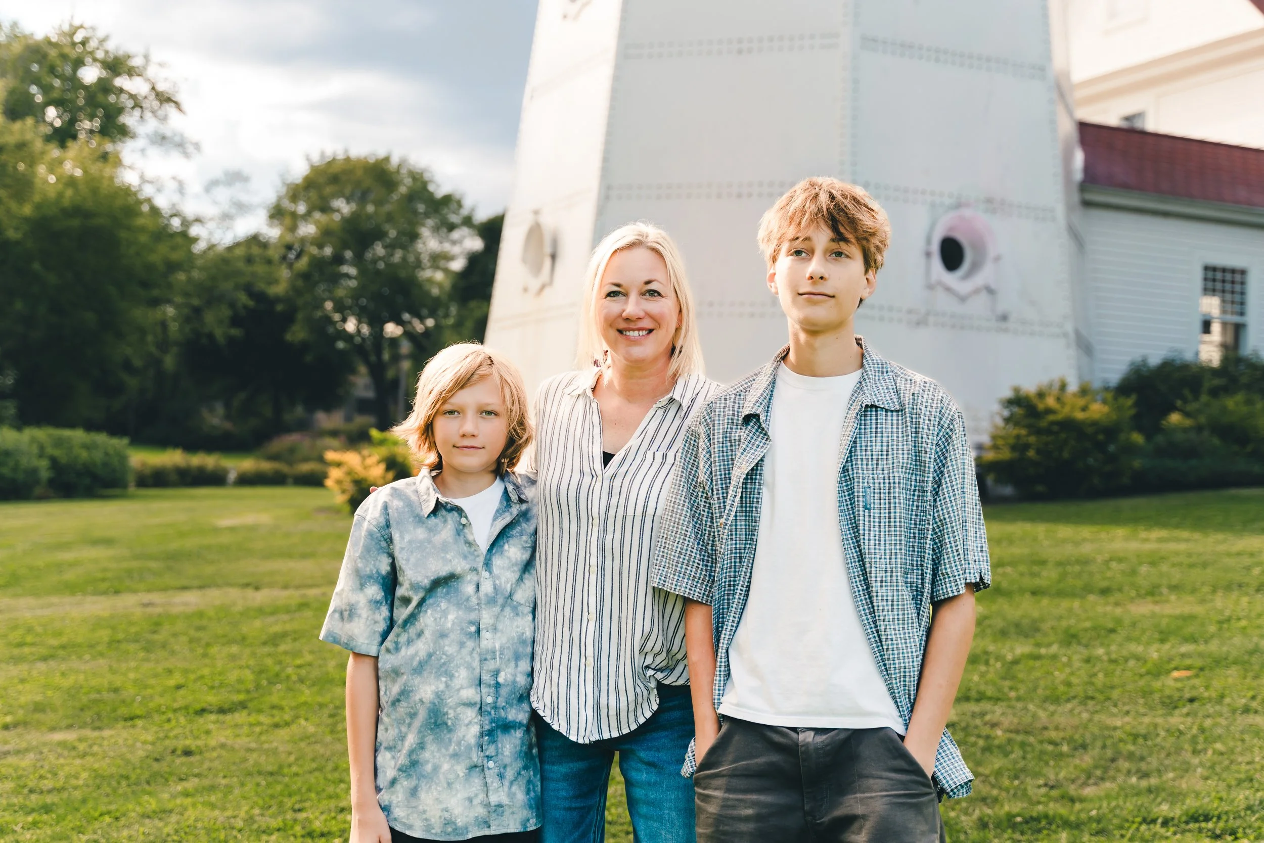 milwauke-wisconsin-family-portait-photography-session-family-photographer-black-cat-alley-shorewood-whitefishbay-lake-park-lake-michigan-family-photographer-80.jpg