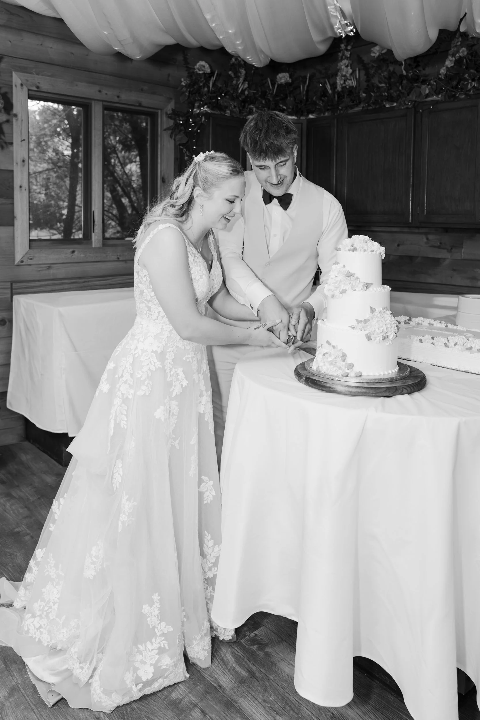 Wisconsin-wedding-photographer-lacrosse-best-wedding-photography-bride-2027-milwaukee-wedding-photographer-bridal-portraits-596.jpg