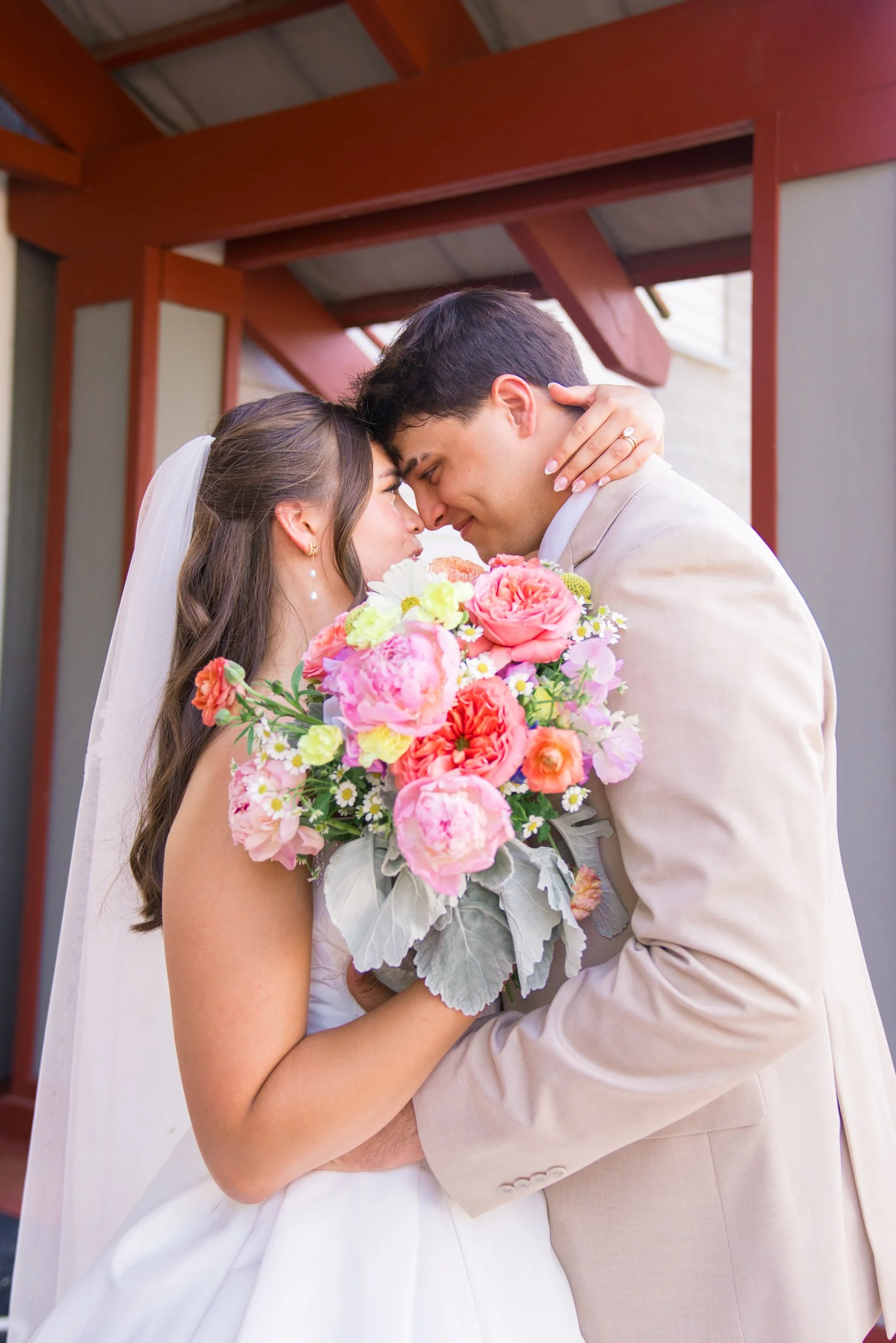 Celebrations-on-the-river-la-crosse-wisconsin-wedding-photography-midwest-wedding-portraits297.jpg