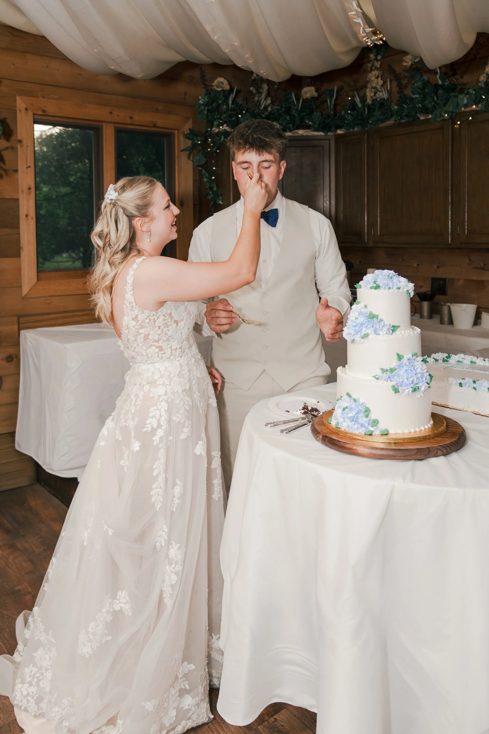 Wisconsin-wedding-photographer-lacrosse-best-wedding-photography-bride-2027-milwaukee-wedding-photographer-bridal-portraits-600.jpg