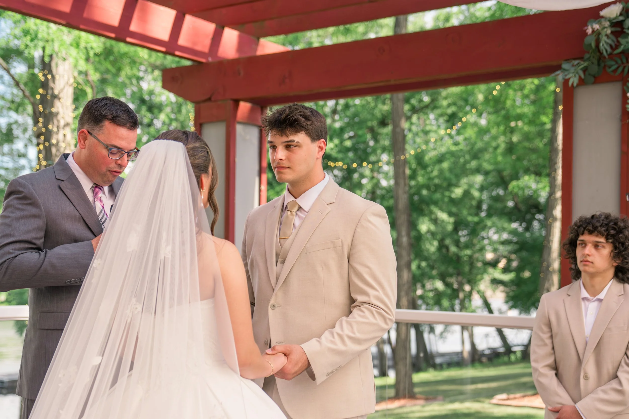 Celebrations-on-the-river-la-crosse-wisconsin-wedding-photography-midwest-wedding-portraits251.jpg