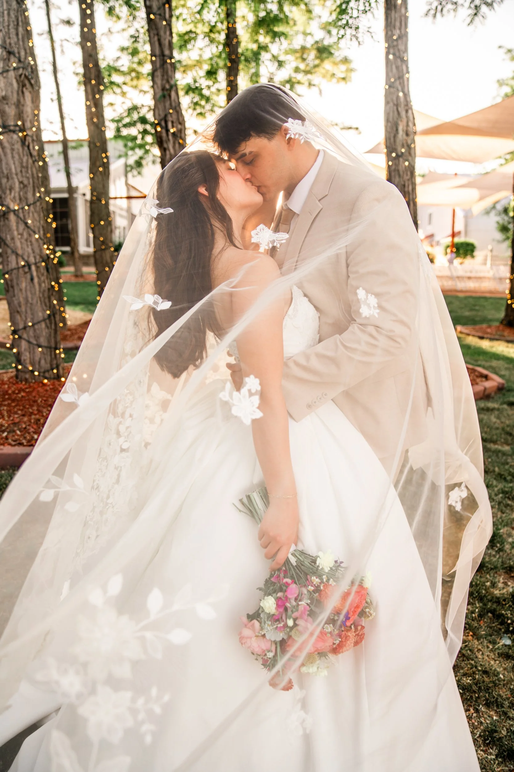 Celebrations-on-the-river-la-crosse-wisconsin-wedding-photography-midwest-wedding-portraits583.jpg