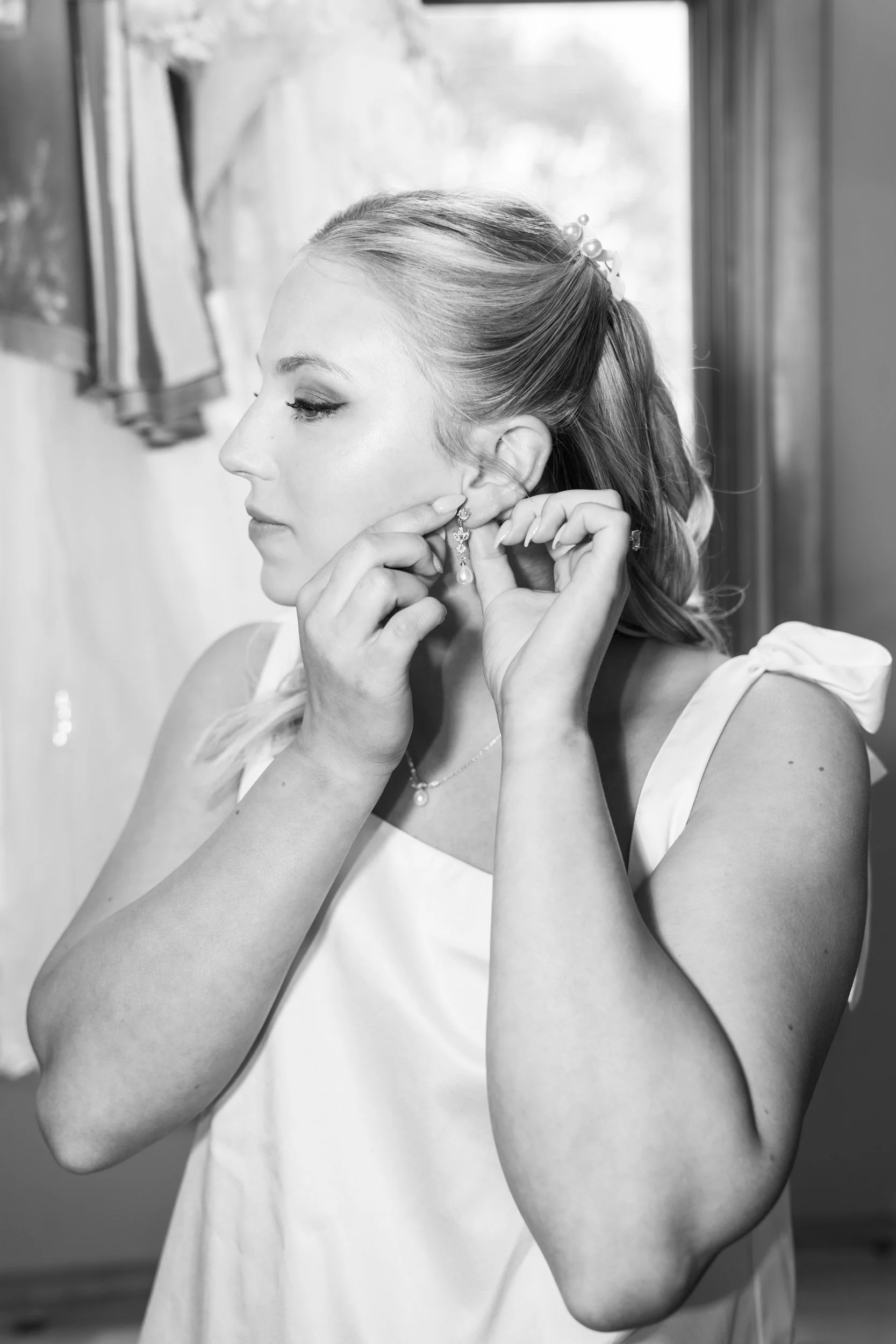 Wisconsin-wedding-photographer-lacrosse-best-wedding-photography-bride-2027-milwaukee-wedding-photographer-bridal-portraits-080.jpg