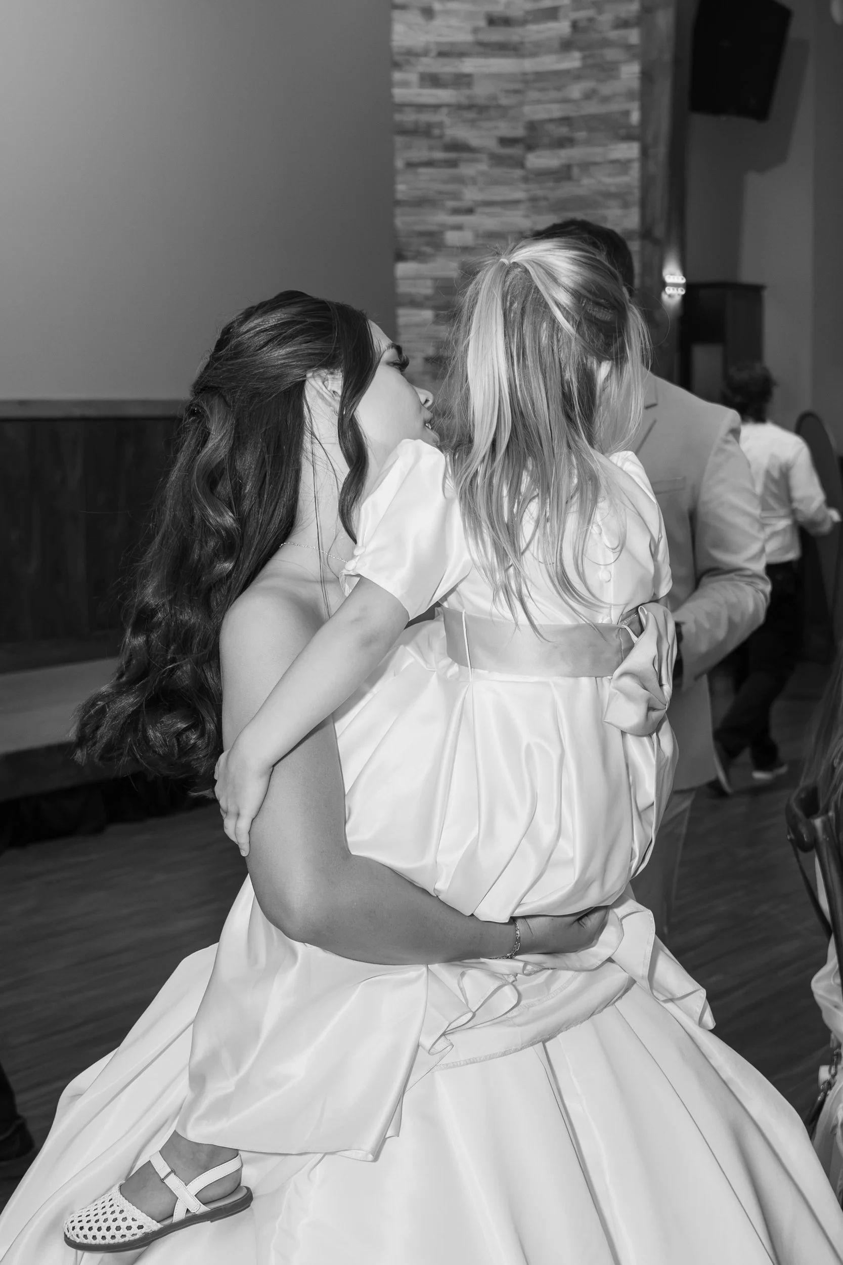 Celebrations-on-the-river-la-crosse-wisconsin-wedding-photography-midwest-wedding-portraits391.jpg