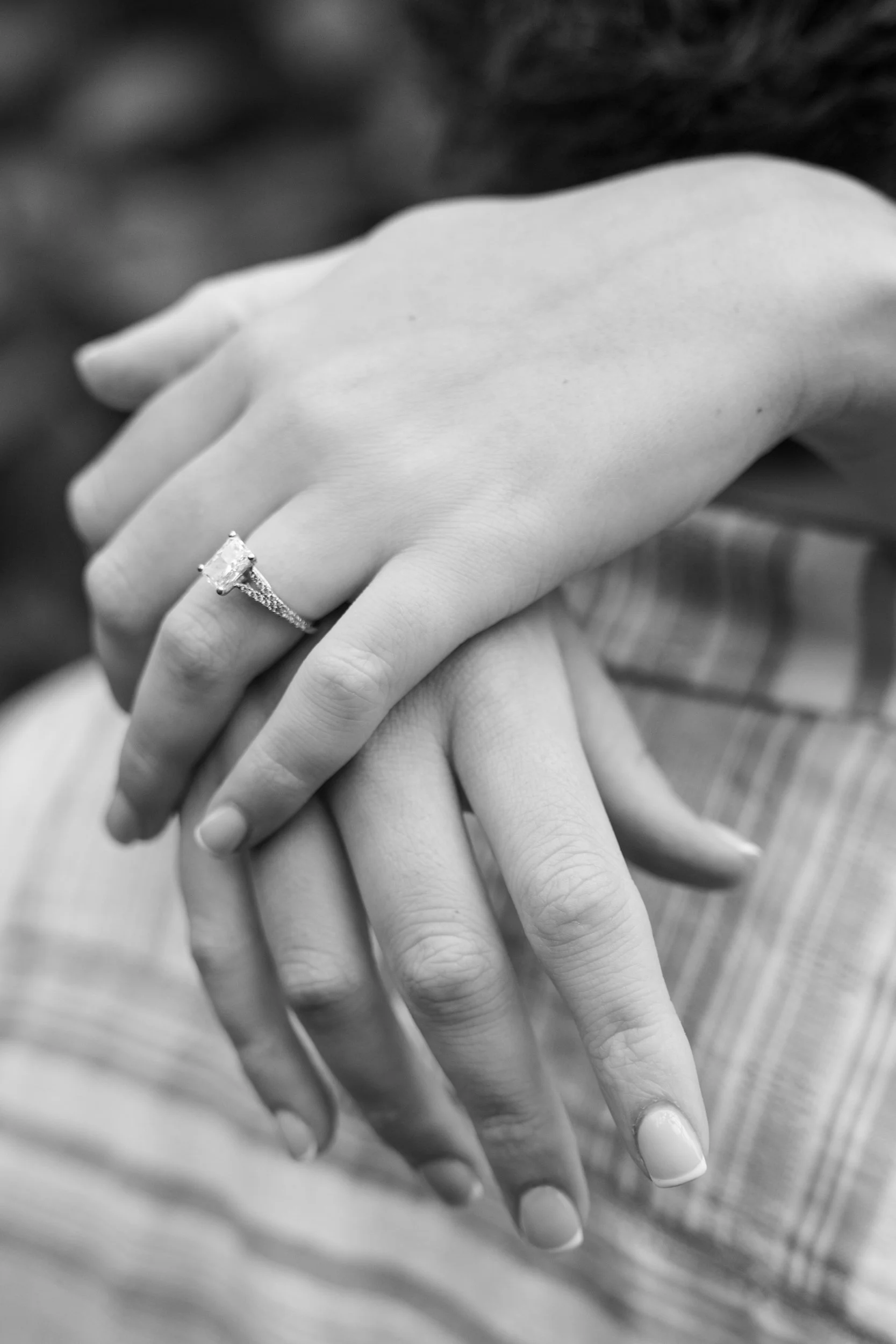 mitchell-park-domes-milwaukee-wisconsin-wedding-engagement-photographer-fine-art-photo-session-bridal-portraits-best-wedding-engaged-photography-031.jpg