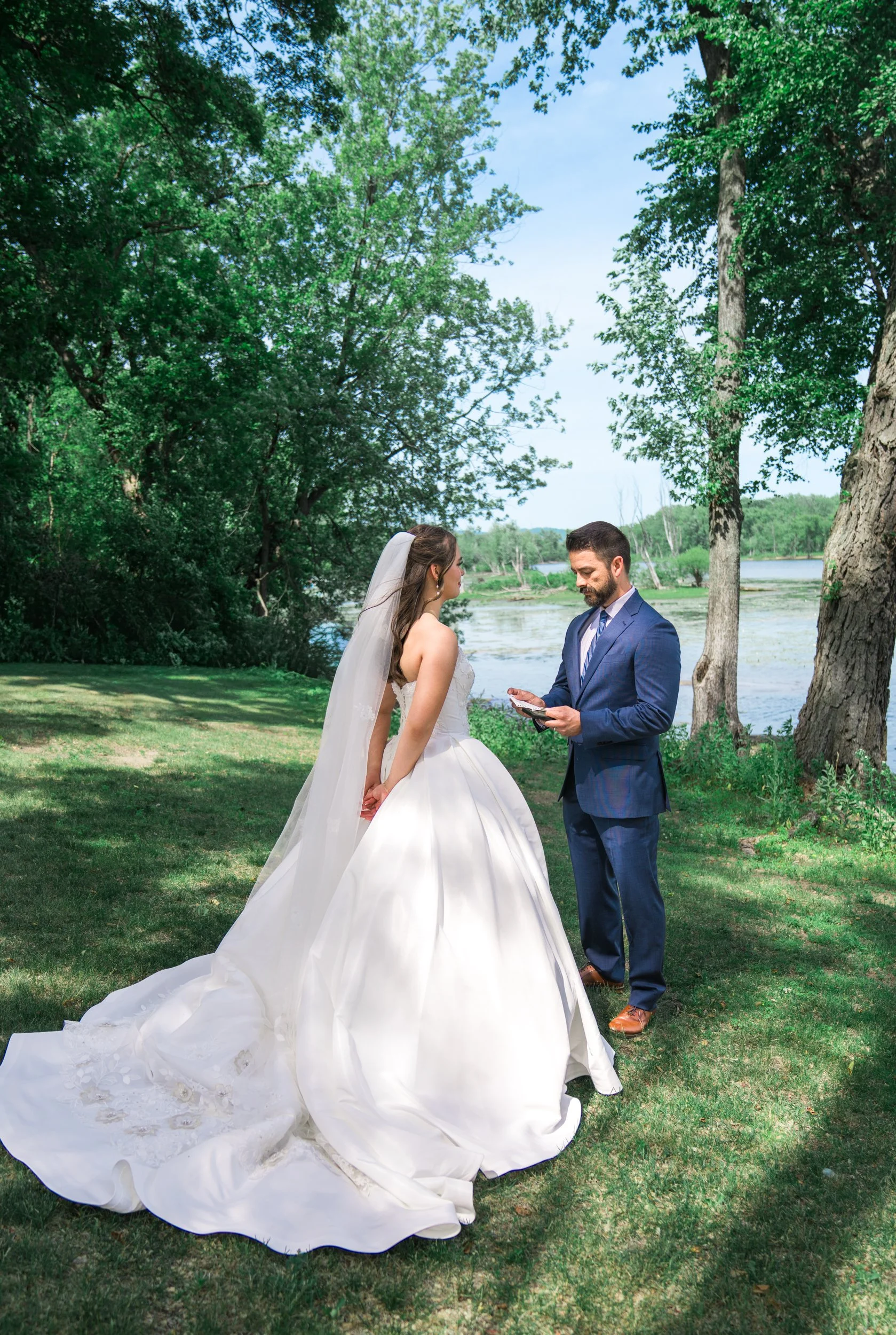Celebrations-on-the-river-la-crosse-wisconsin-wedding-photography-midwest-wedding-portraits094.jpg