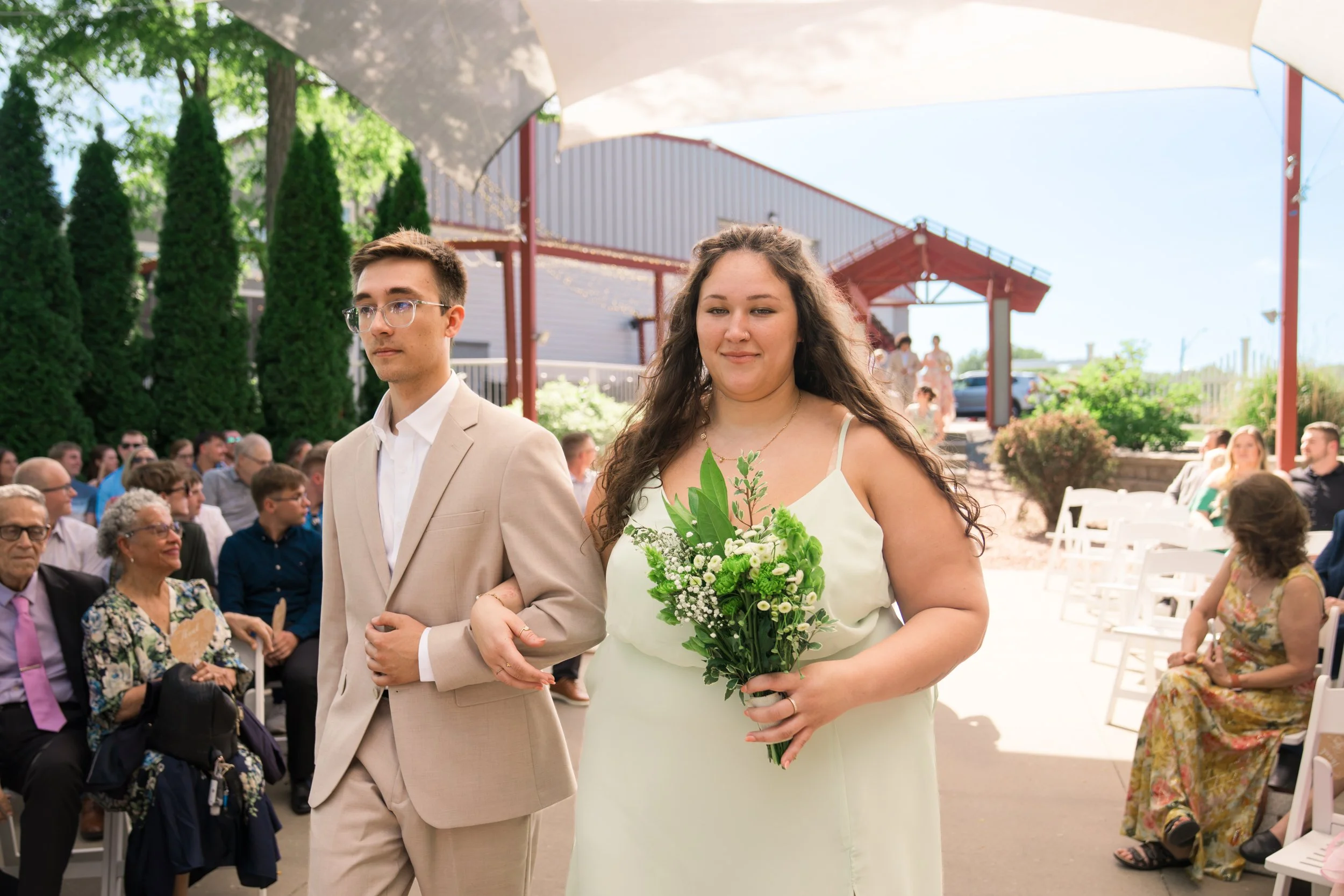 Celebrations-on-the-river-la-crosse-wisconsin-wedding-photography-midwest-wedding-portraits189.jpg