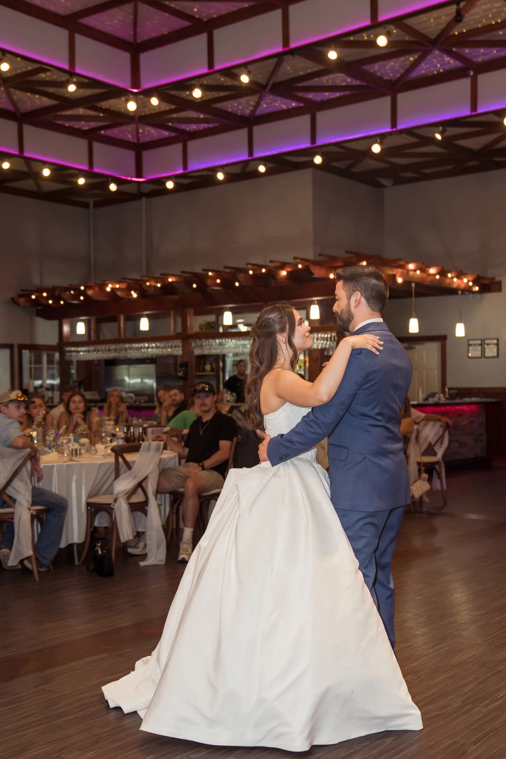 Celebrations-on-the-river-la-crosse-wisconsin-wedding-photography-midwest-wedding-portraits520.jpg