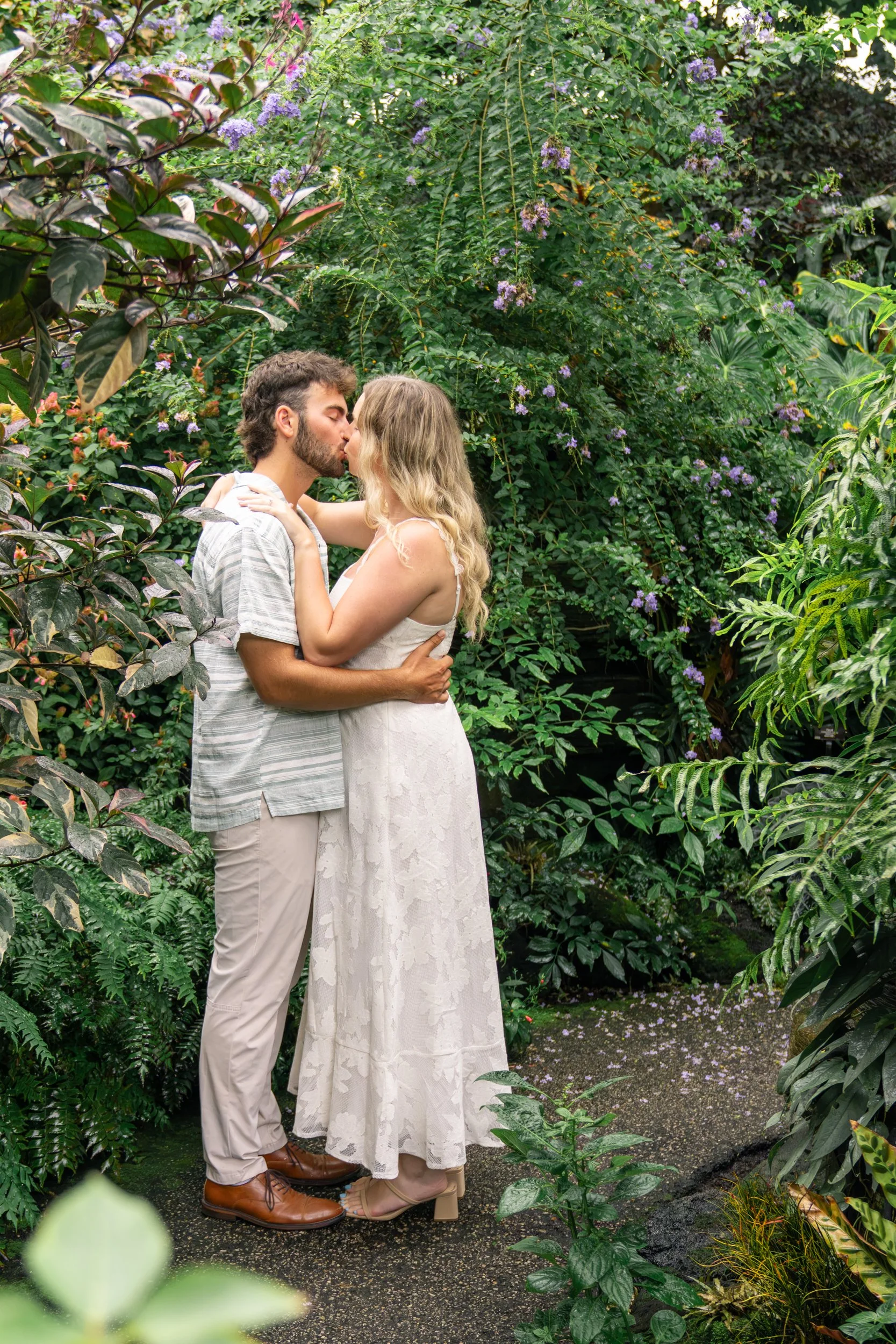 mitchell-park-domes-milwaukee-wisconsin-wedding-engagement-photographer-fine-art-photo-session-bridal-portraits-best-wedding-engaged-photography-025.jpg
