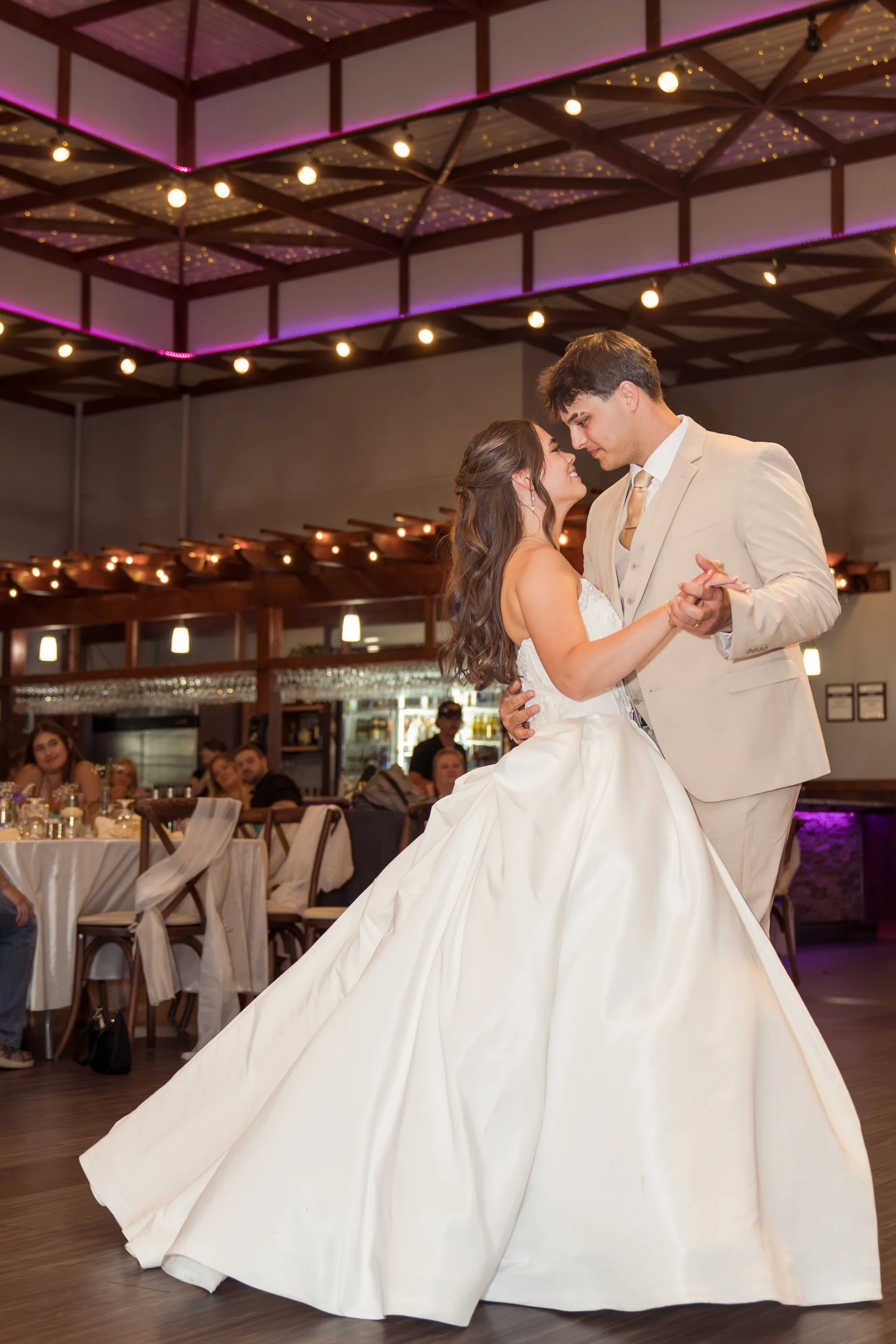 Celebrations-on-the-river-la-crosse-wisconsin-wedding-photography-midwest-wedding-portraits513.jpg