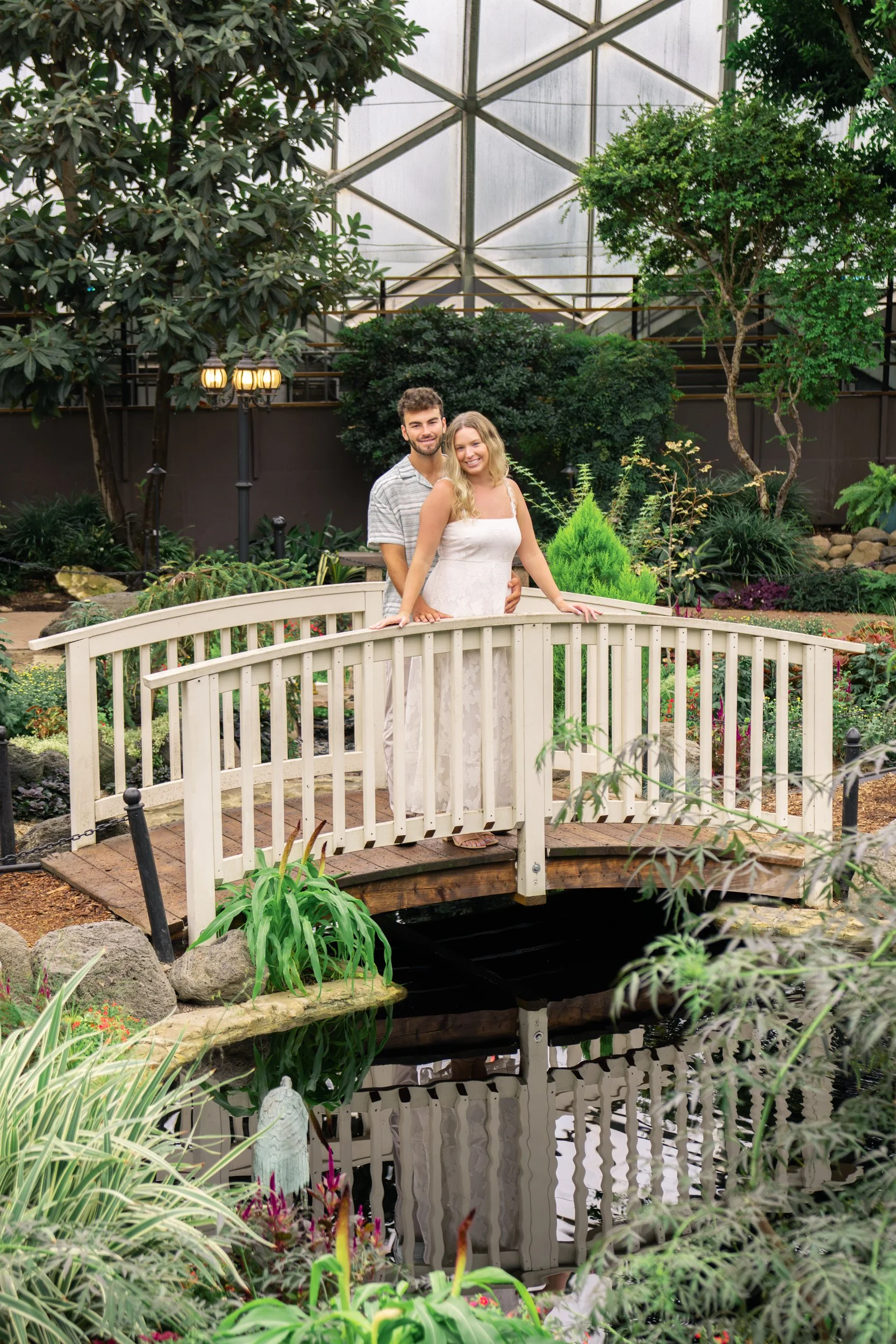 mitchell-park-domes-milwaukee-wisconsin-wedding-engagement-photographer-fine-art-photo-session-bridal-portraits-best-wedding-engaged-photography-080.jpg