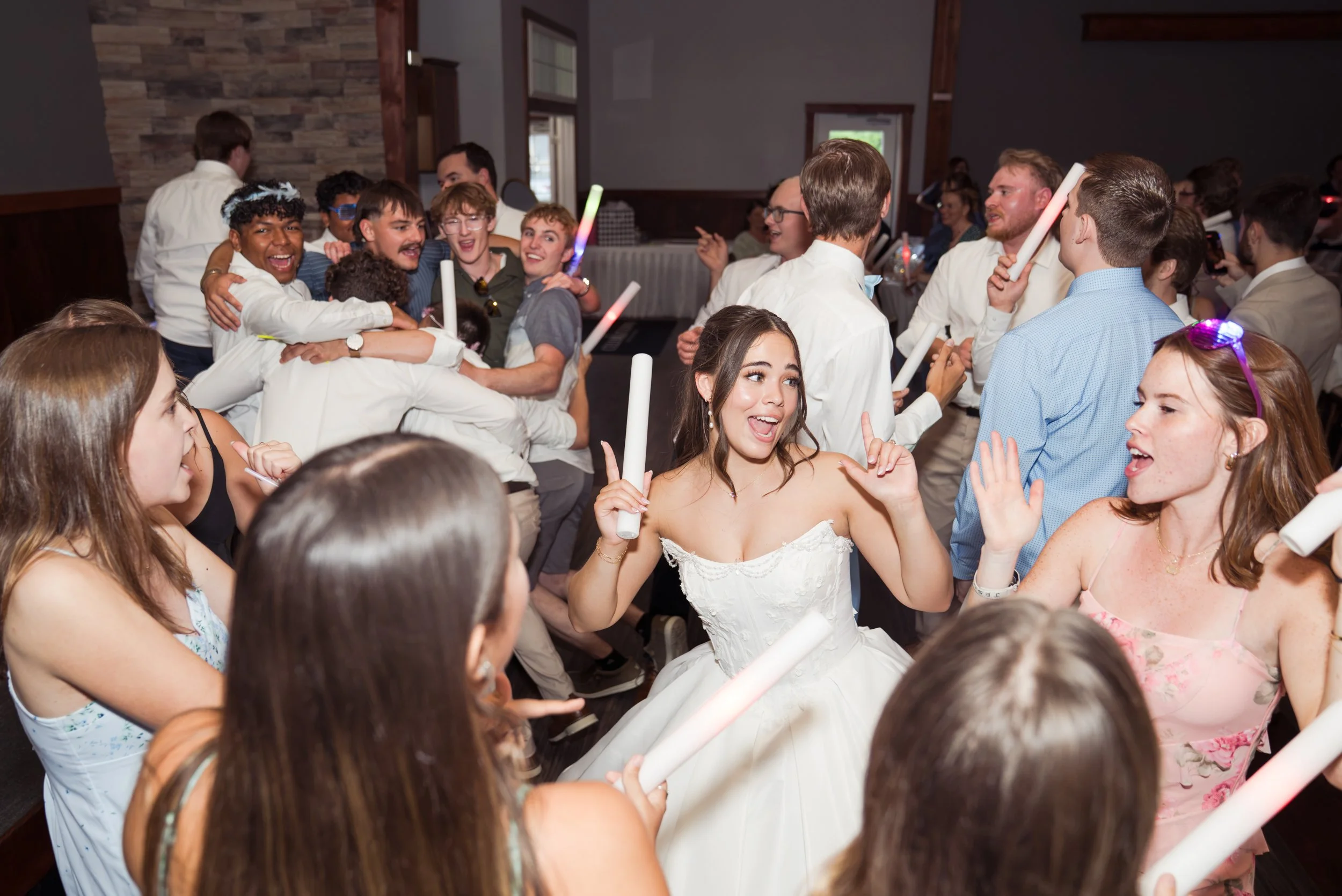 Celebrations-on-the-river-la-crosse-wisconsin-wedding-photography-midwest-wedding-portraits576.jpg