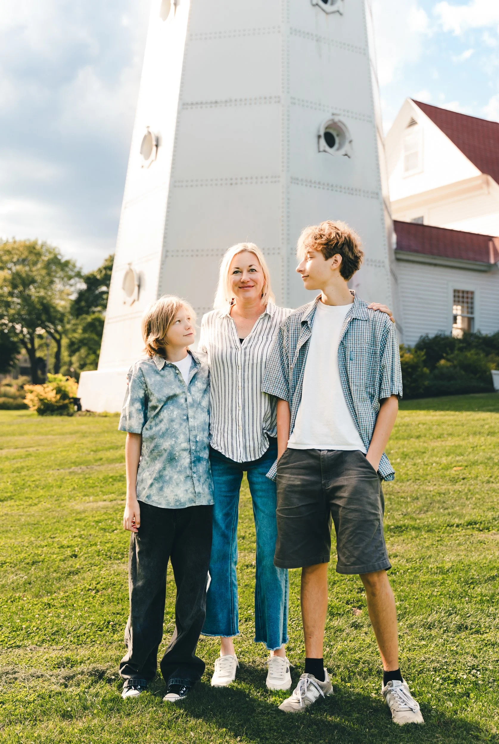 milwauke-wisconsin-family-portait-photography-session-family-photographer-black-cat-alley-shorewood-whitefishbay-lake-park-lake-michigan-family-photographer-78.jpg