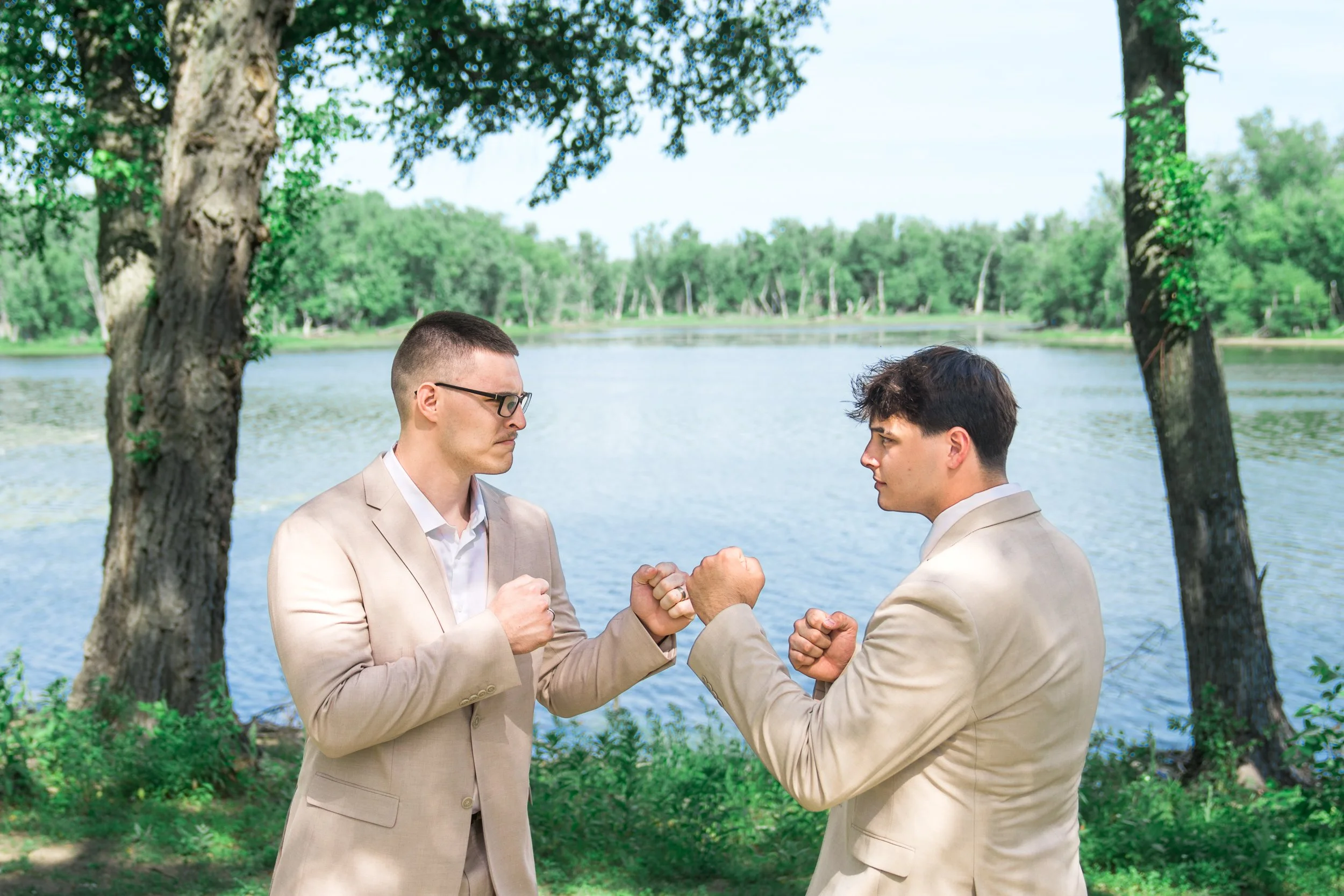 Celebrations-on-the-river-la-crosse-wisconsin-wedding-photography-midwest-wedding-portraits152.jpg