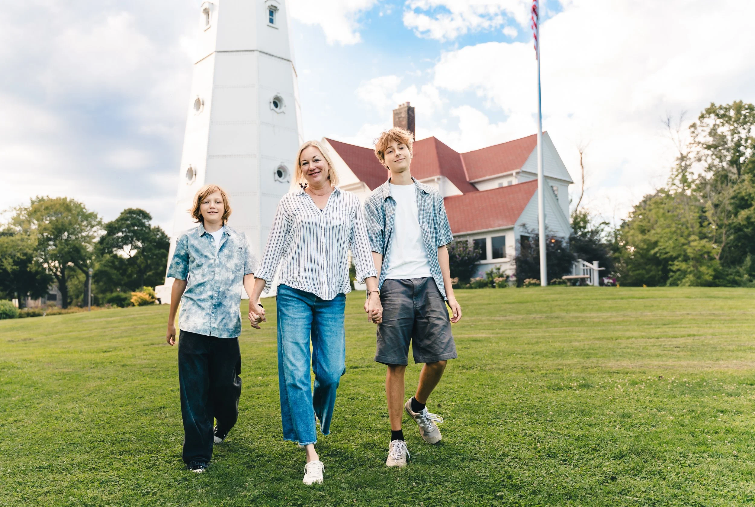 milwauke-wisconsin-family-portait-photography-session-family-photographer-black-cat-alley-shorewood-whitefishbay-lake-park-lake-michigan-family-photographer-86.jpg
