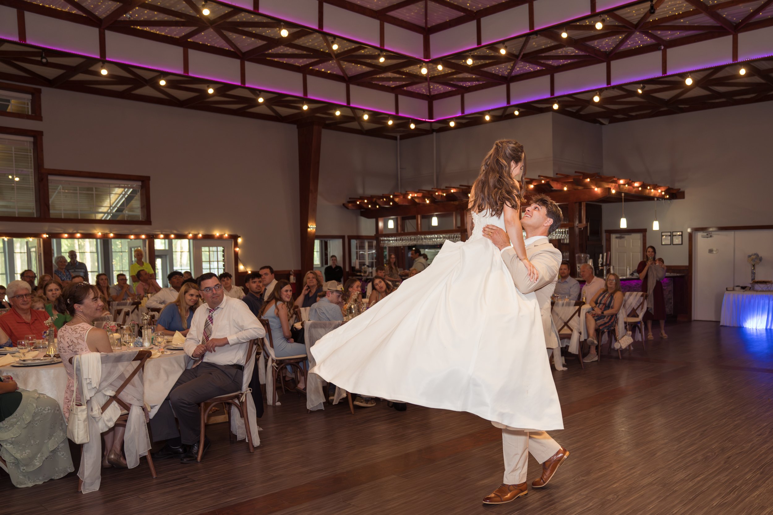 Celebrations-on-the-river-la-crosse-wisconsin-wedding-photography-midwest-wedding-portraits502.jpg