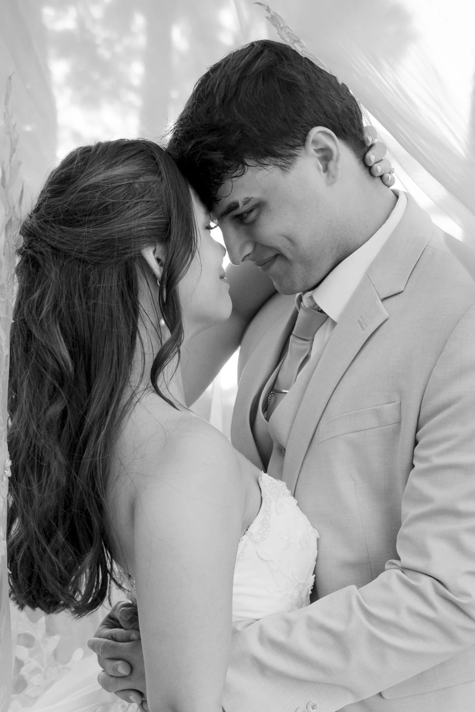 Celebrations-on-the-river-la-crosse-wisconsin-wedding-photography-midwest-wedding-portraits585.jpg