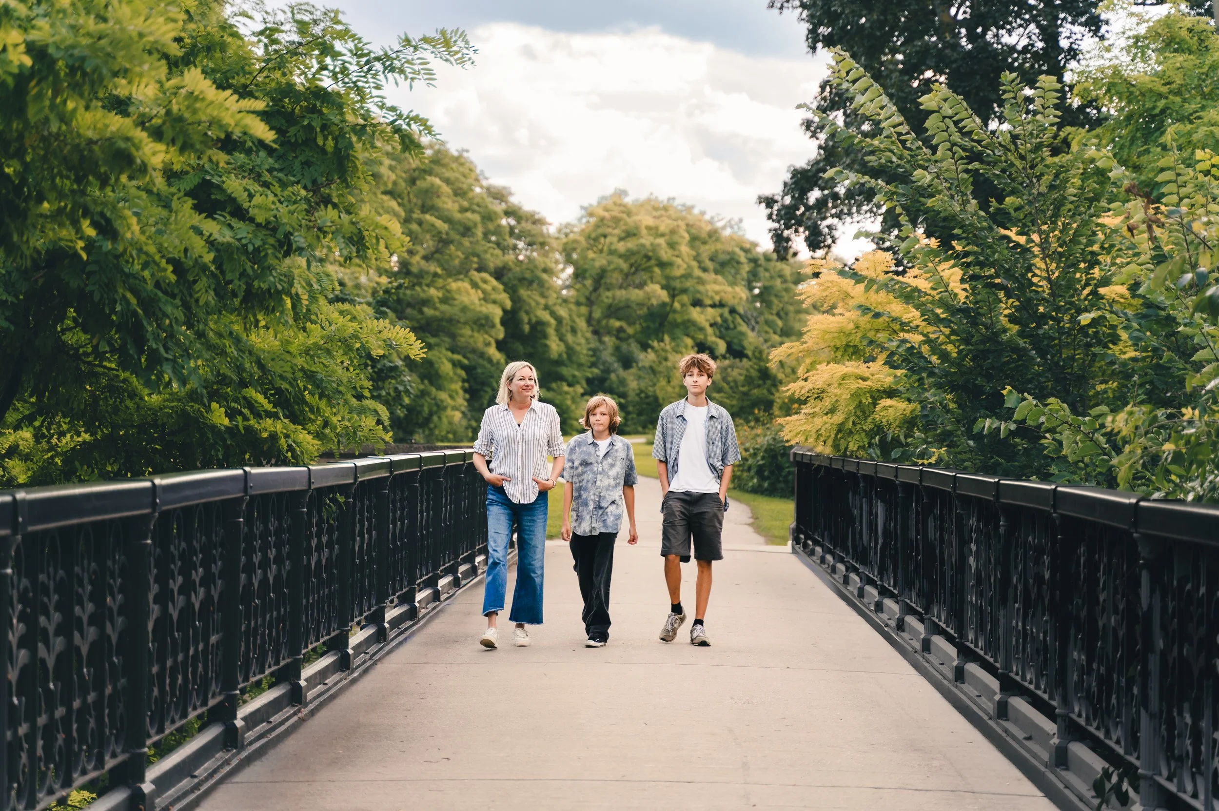 milwauke-wisconsin-family-portait-photography-session-family-photographer-black-cat-alley-shorewood-whitefishbay-lake-park-lake-michigan-family-photographer-106.jpg