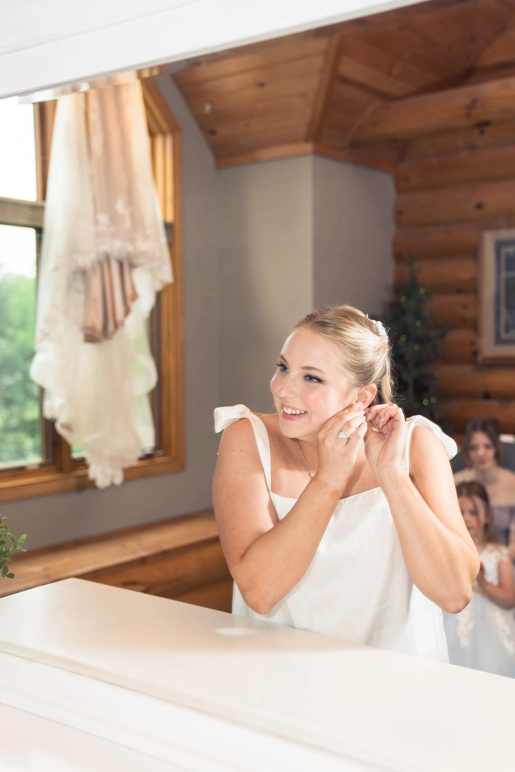 Wisconsin-wedding-photographer-lacrosse-best-wedding-photography-bride-2027-milwaukee-wedding-photographer-bridal-portraits-070.jpg