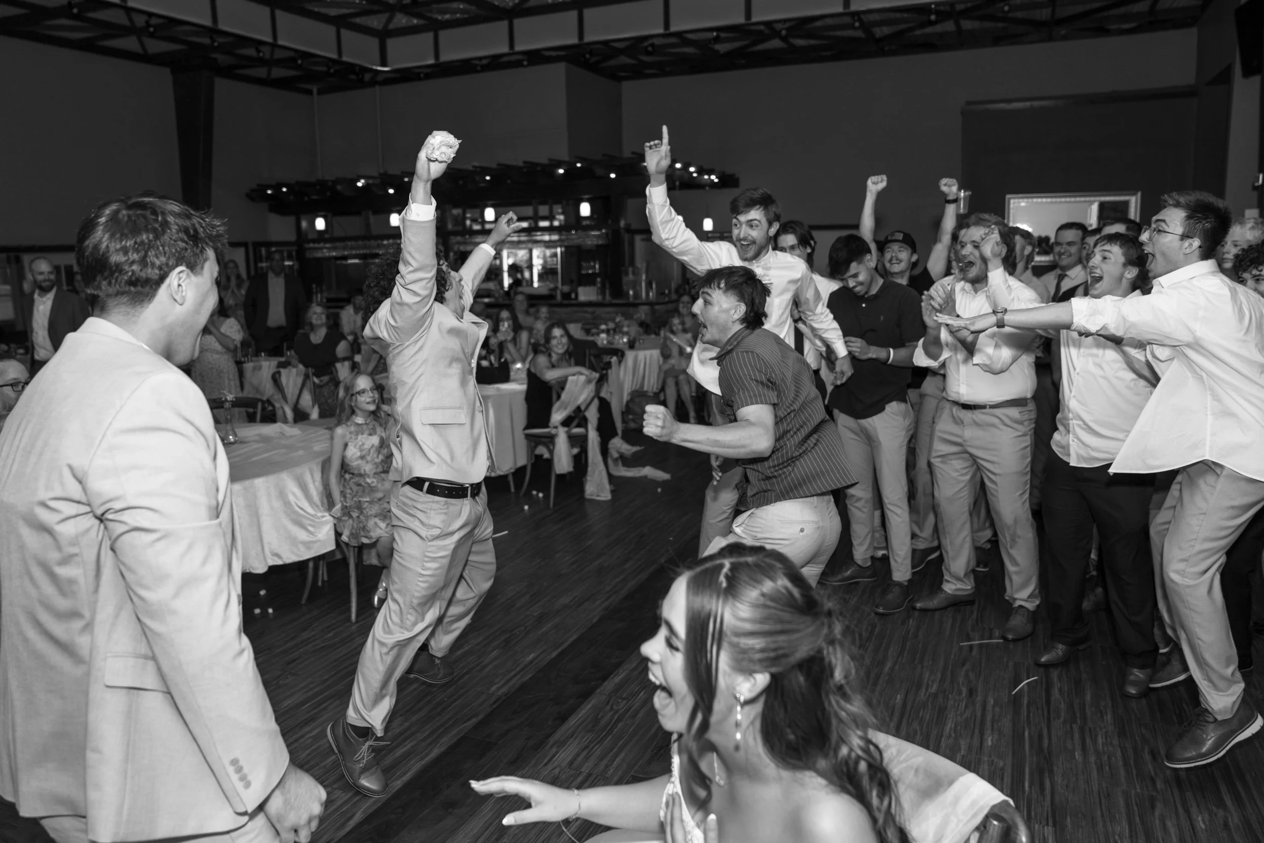 Celebrations-on-the-river-la-crosse-wisconsin-wedding-photography-midwest-wedding-portraits634.jpg