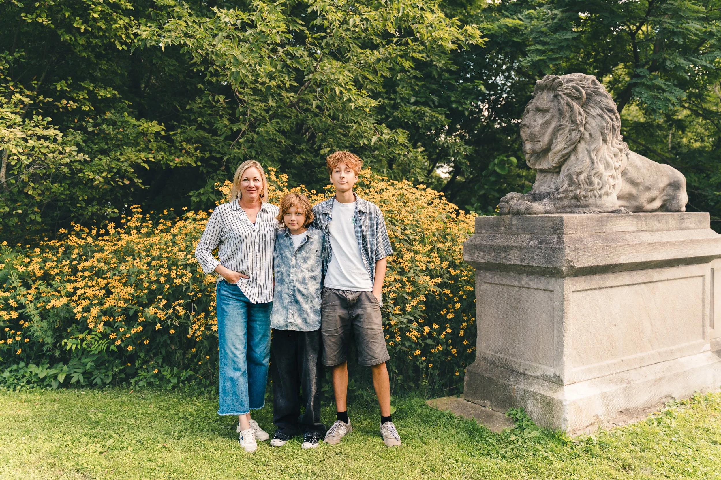 milwauke-wisconsin-family-portait-photography-session-family-photographer-black-cat-alley-shorewood-whitefishbay-lake-park-lake-michigan-family-photographer-63.jpg