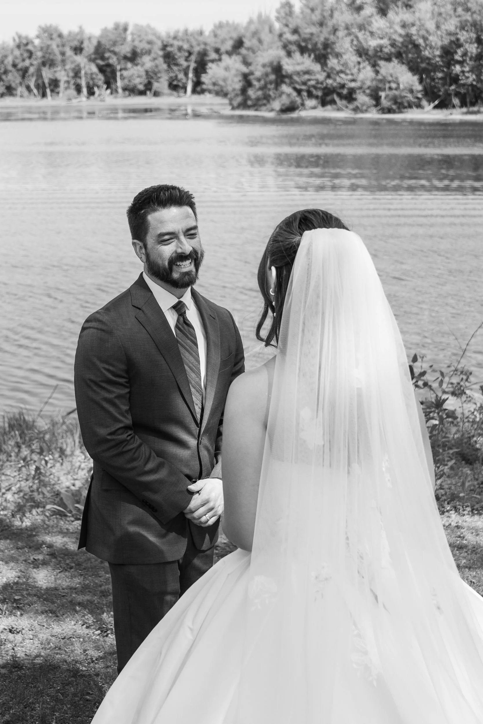 Celebrations-on-the-river-la-crosse-wisconsin-wedding-photography-midwest-wedding-portraits091.jpg