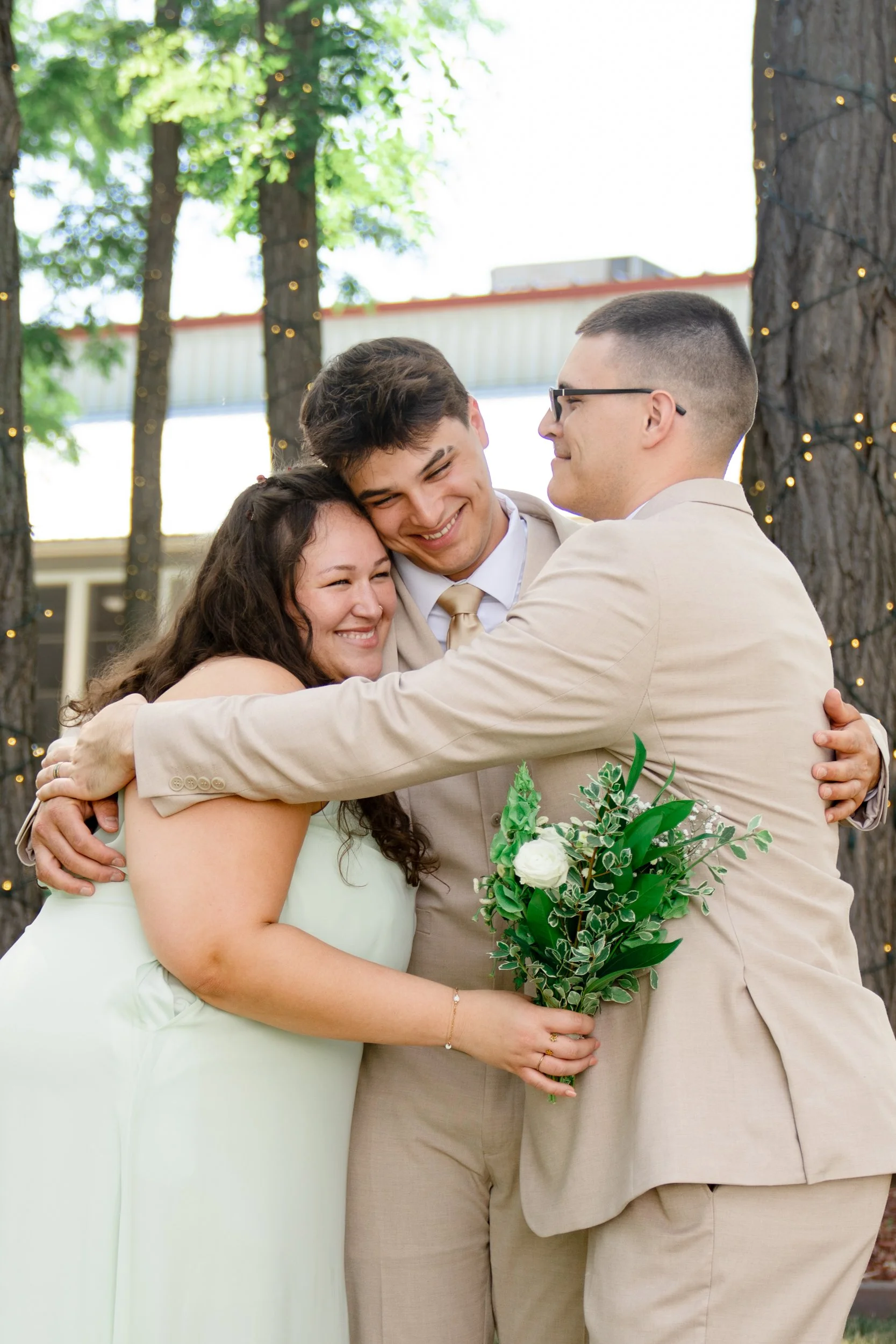 Celebrations-on-the-river-la-crosse-wisconsin-wedding-photography-midwest-wedding-portraits168.jpg