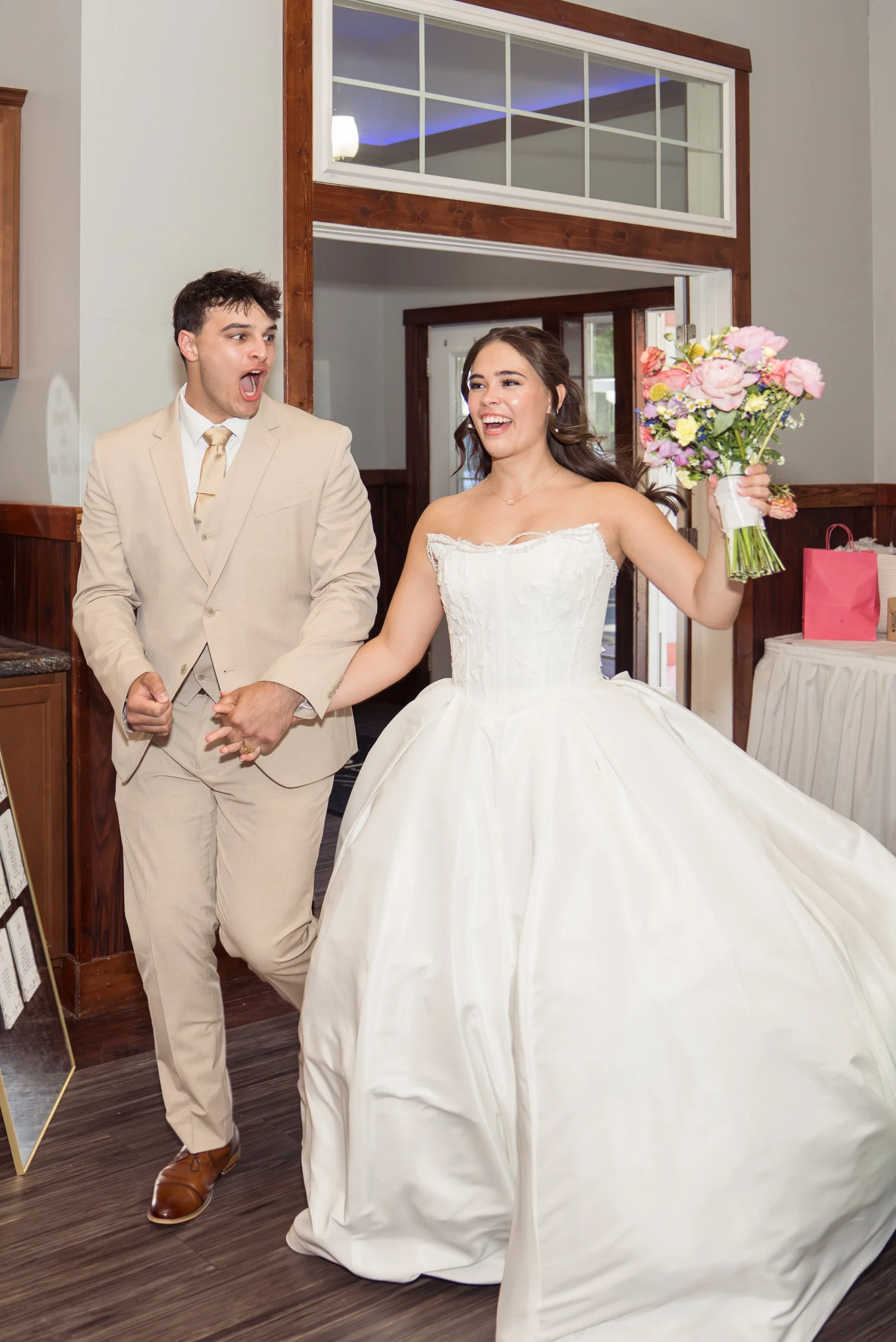Celebrations-on-the-river-la-crosse-wisconsin-wedding-photography-midwest-wedding-portraits375.jpg