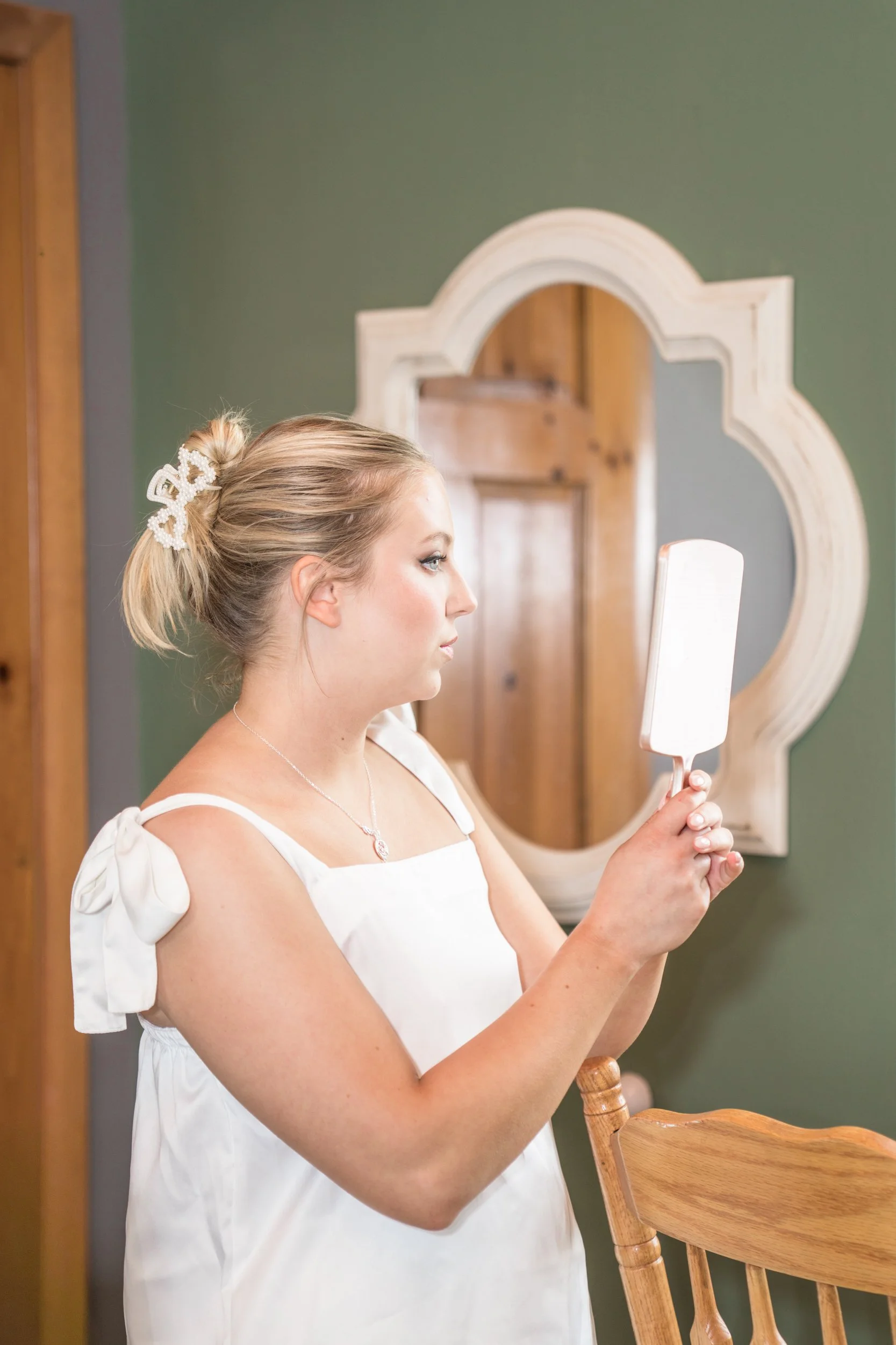 Wisconsin-wedding-photographer-lacrosse-best-wedding-photography-bride-2027-milwaukee-wedding-photographer-bridal-portraits-054.jpg