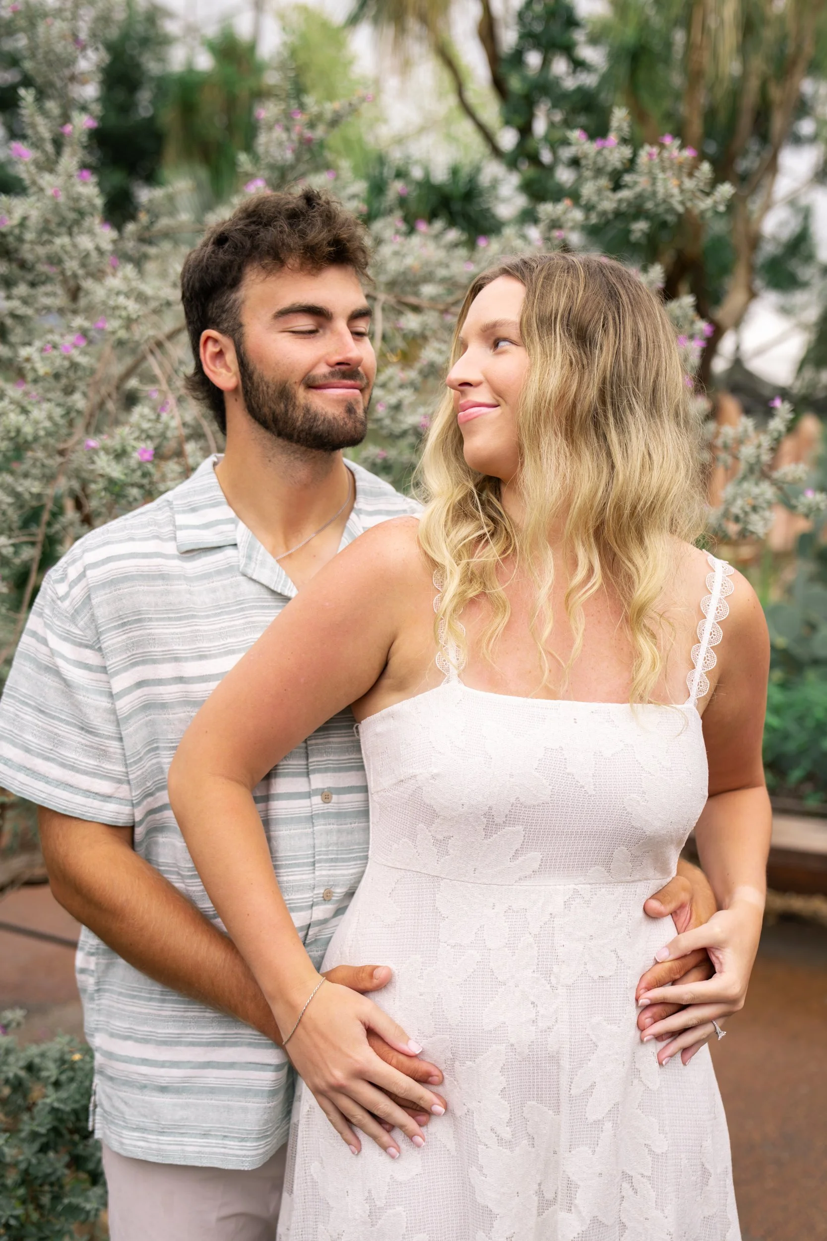 mitchell-park-domes-milwaukee-wisconsin-wedding-engagement-photographer-fine-art-photo-session-bridal-portraits-best-wedding-engaged-photography-042.jpg