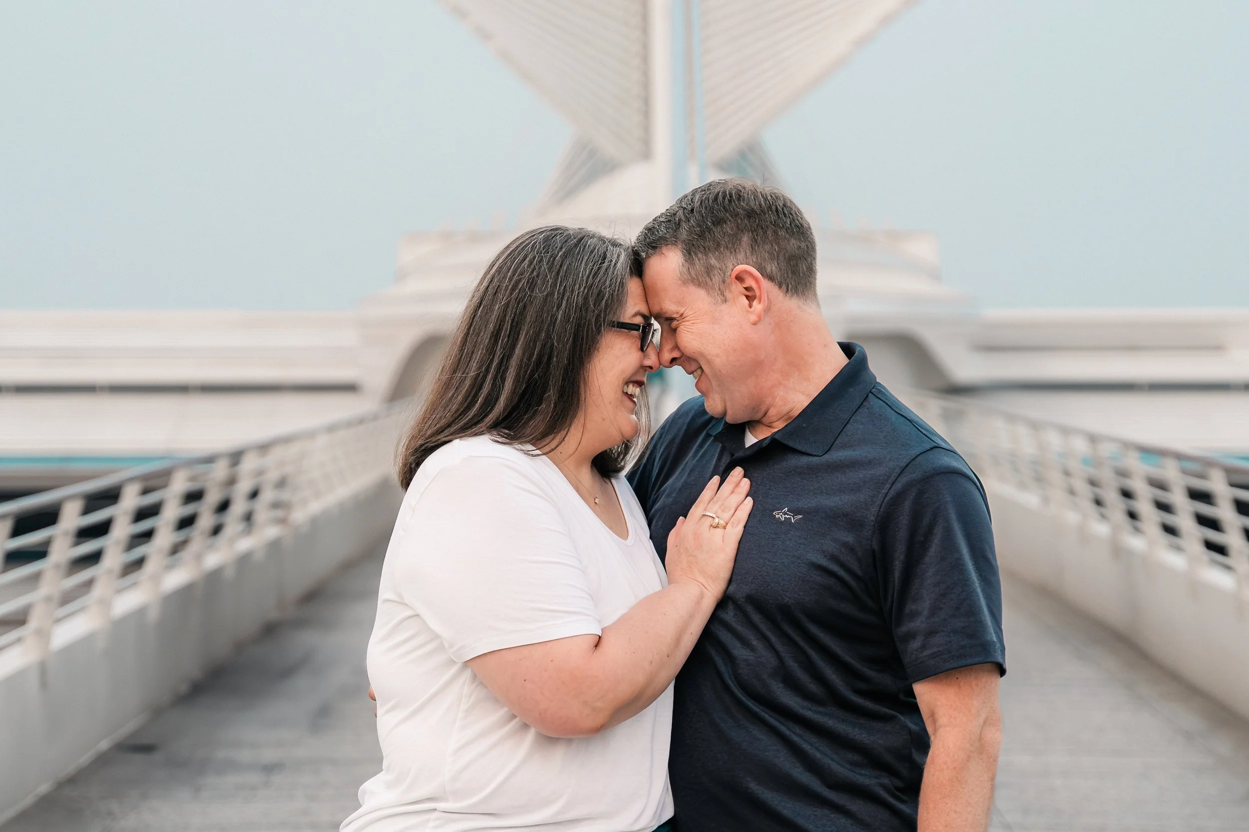 milwauke-wisconsin-family-portait-photography-session-family-photographer-milwaukee-art-museum-photoshoot-headshots-group-photos-family-portrai019.jpg