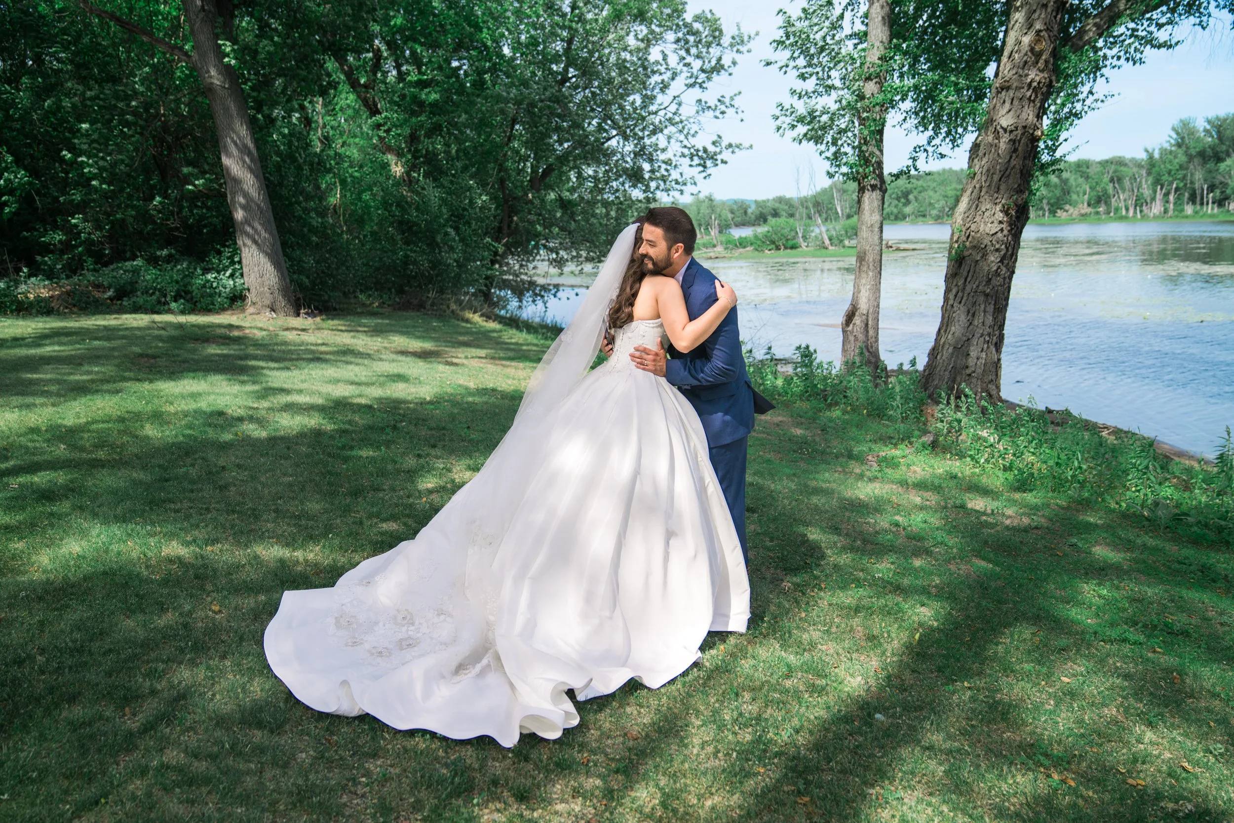 Celebrations-on-the-river-la-crosse-wisconsin-wedding-photography-midwest-wedding-portraits102.jpg