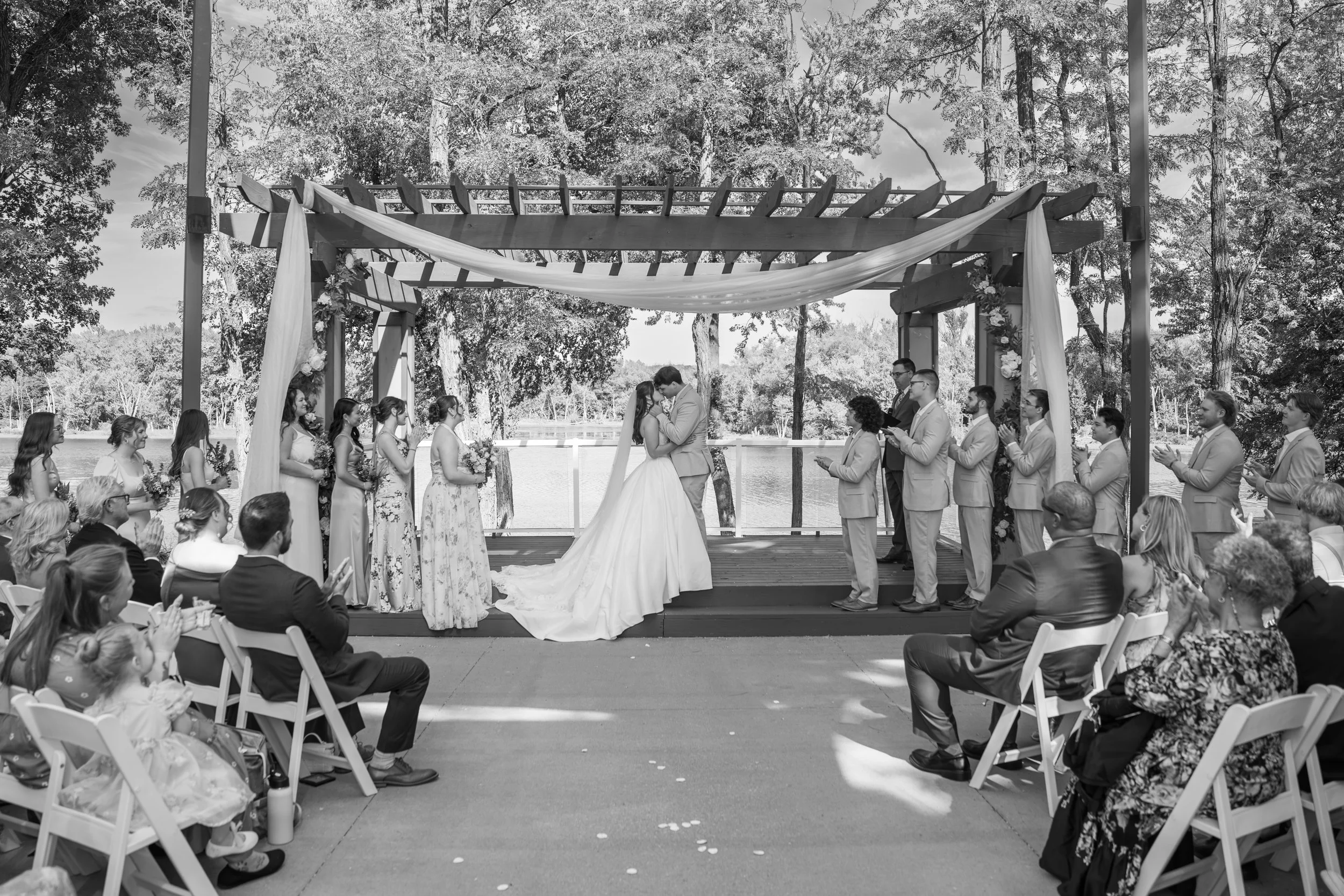 Celebrations-on-the-river-la-crosse-wisconsin-wedding-photography-midwest-wedding-portraits268.jpg