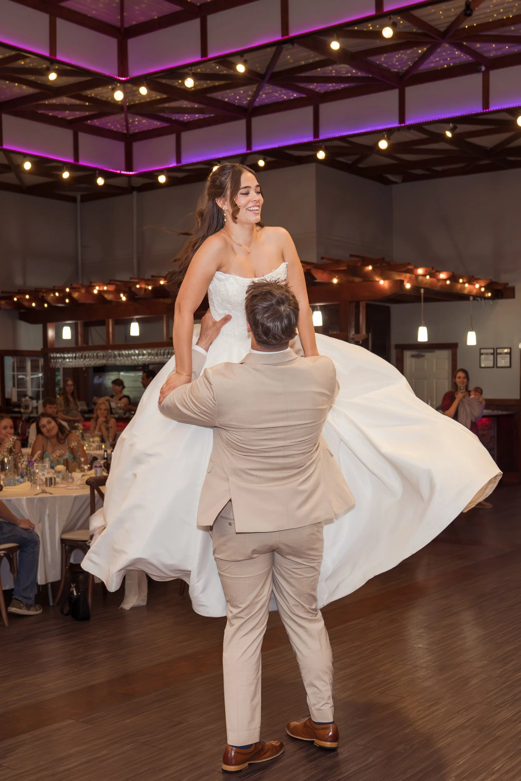 Celebrations-on-the-river-la-crosse-wisconsin-wedding-photography-midwest-wedding-portraits501.jpg