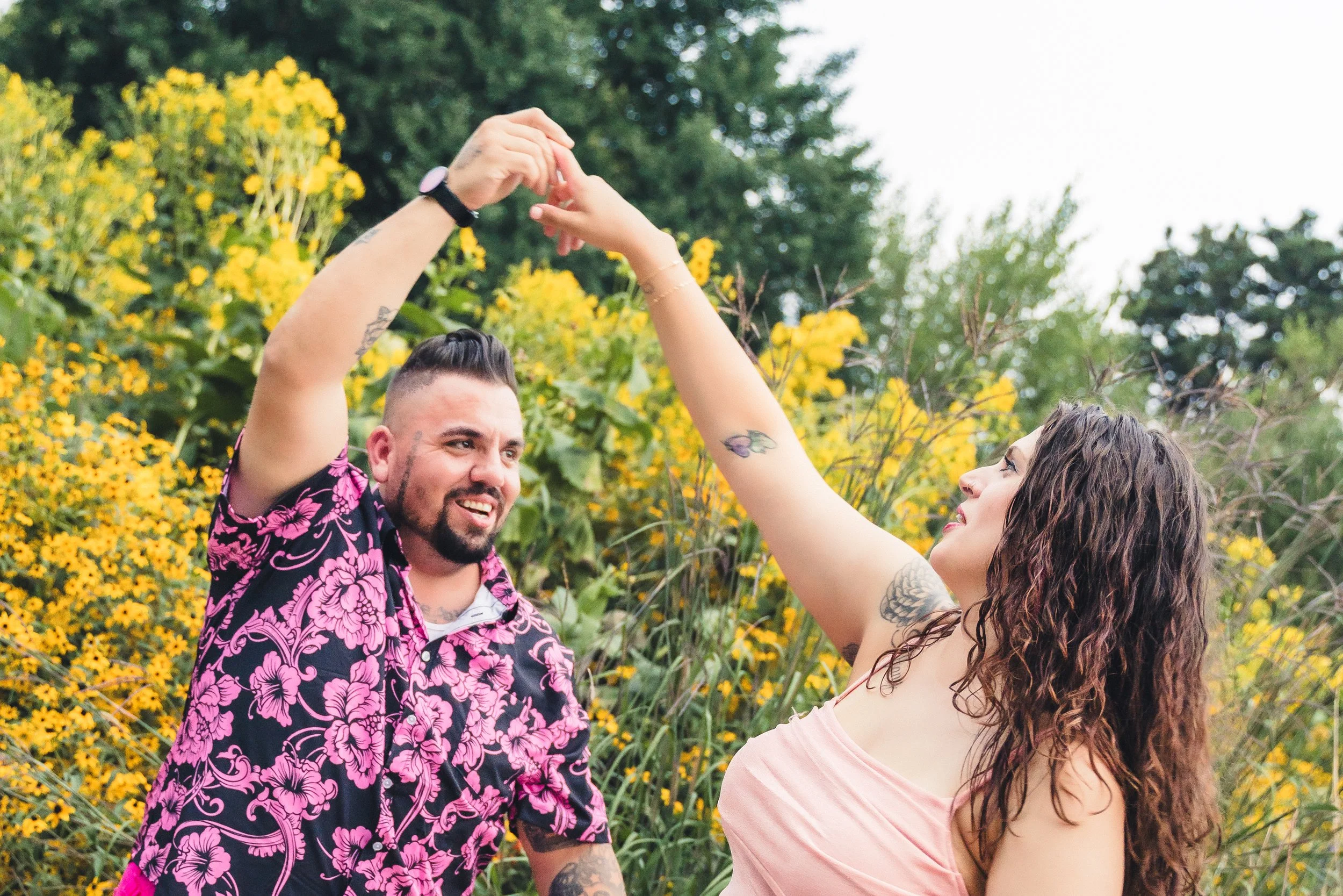milwaukee_madison_wisconsin_surprise_proposal_photographer_allencintennialgardens_engagement_flowers_engaged.jpg