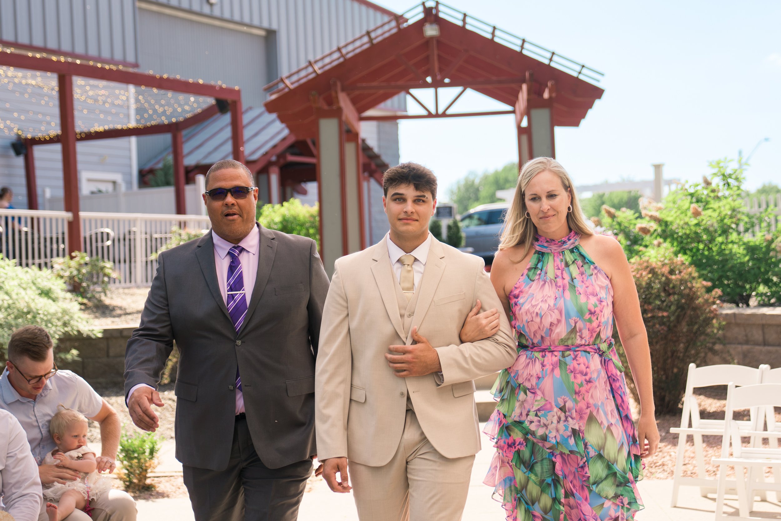 Celebrations-on-the-river-la-crosse-wisconsin-wedding-photography-midwest-wedding-portraits174.jpg