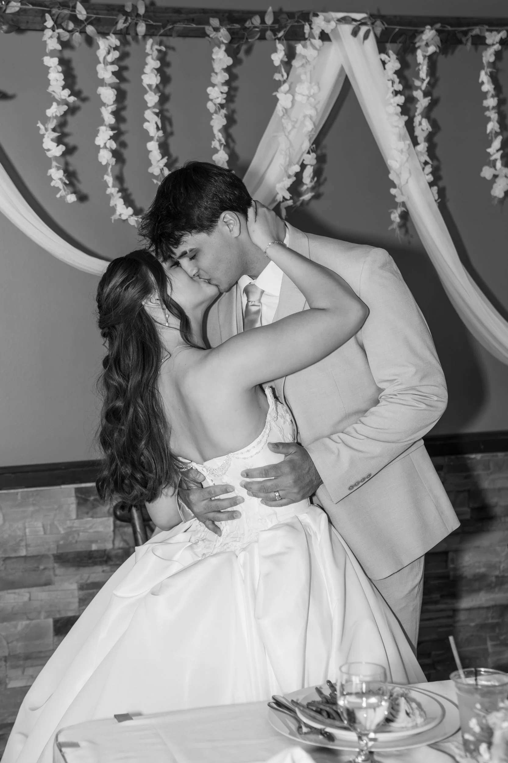 Celebrations-on-the-river-la-crosse-wisconsin-wedding-photography-midwest-wedding-portraits404.jpg
