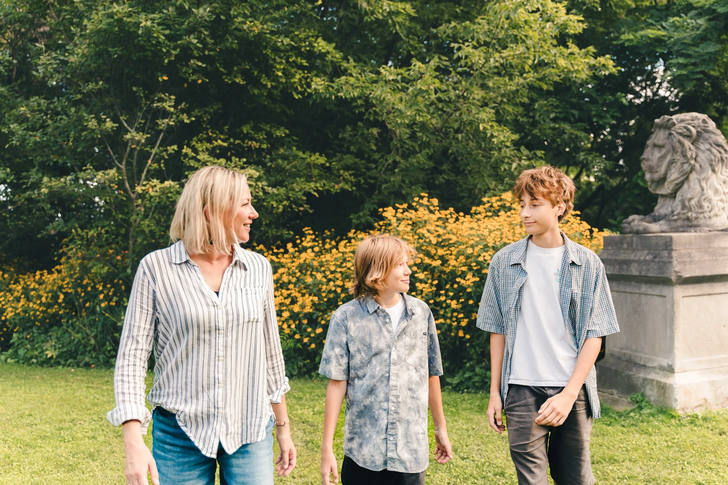 milwauke-wisconsin-family-portait-photography-session-family-photographer-black-cat-alley-shorewood-whitefishbay-lake-park-lake-michigan-family-photographer-66.jpg